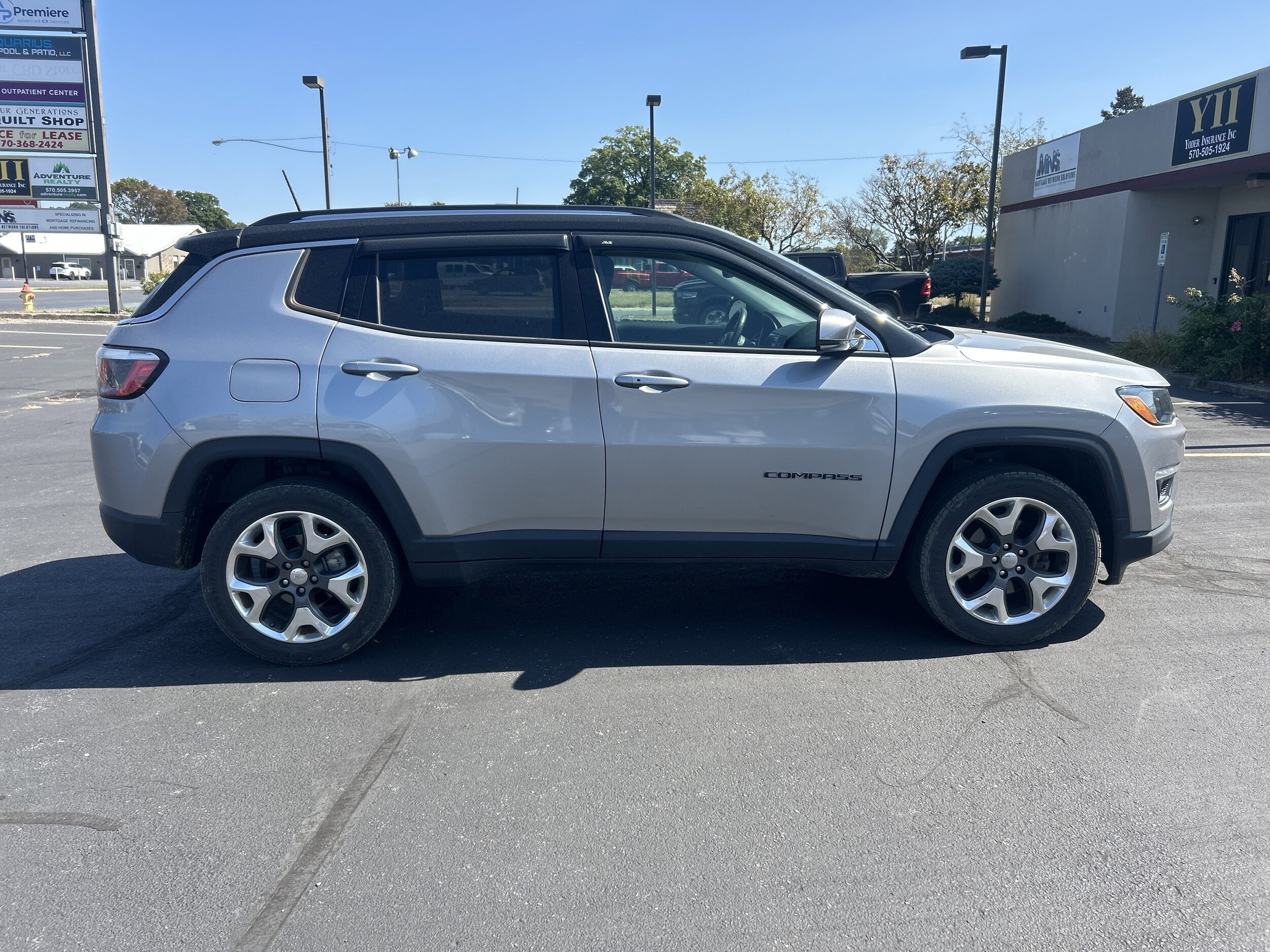 2018 Jeep Compass Limited photo 2