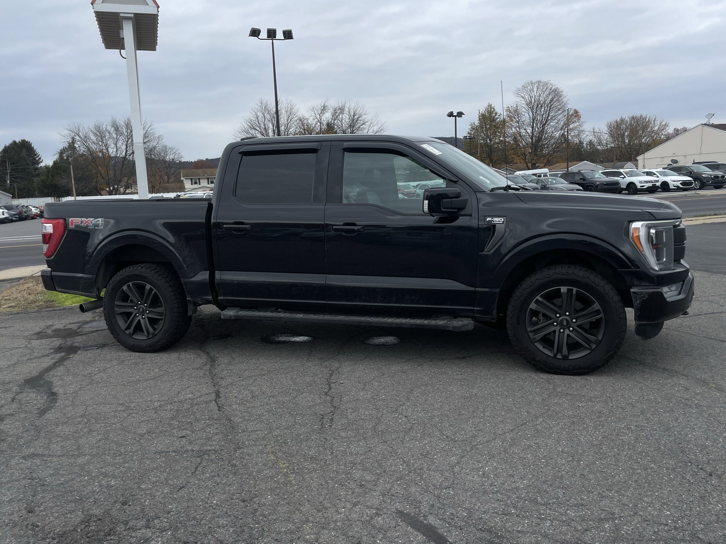 2021 Ford F-150 Lariat photo 2