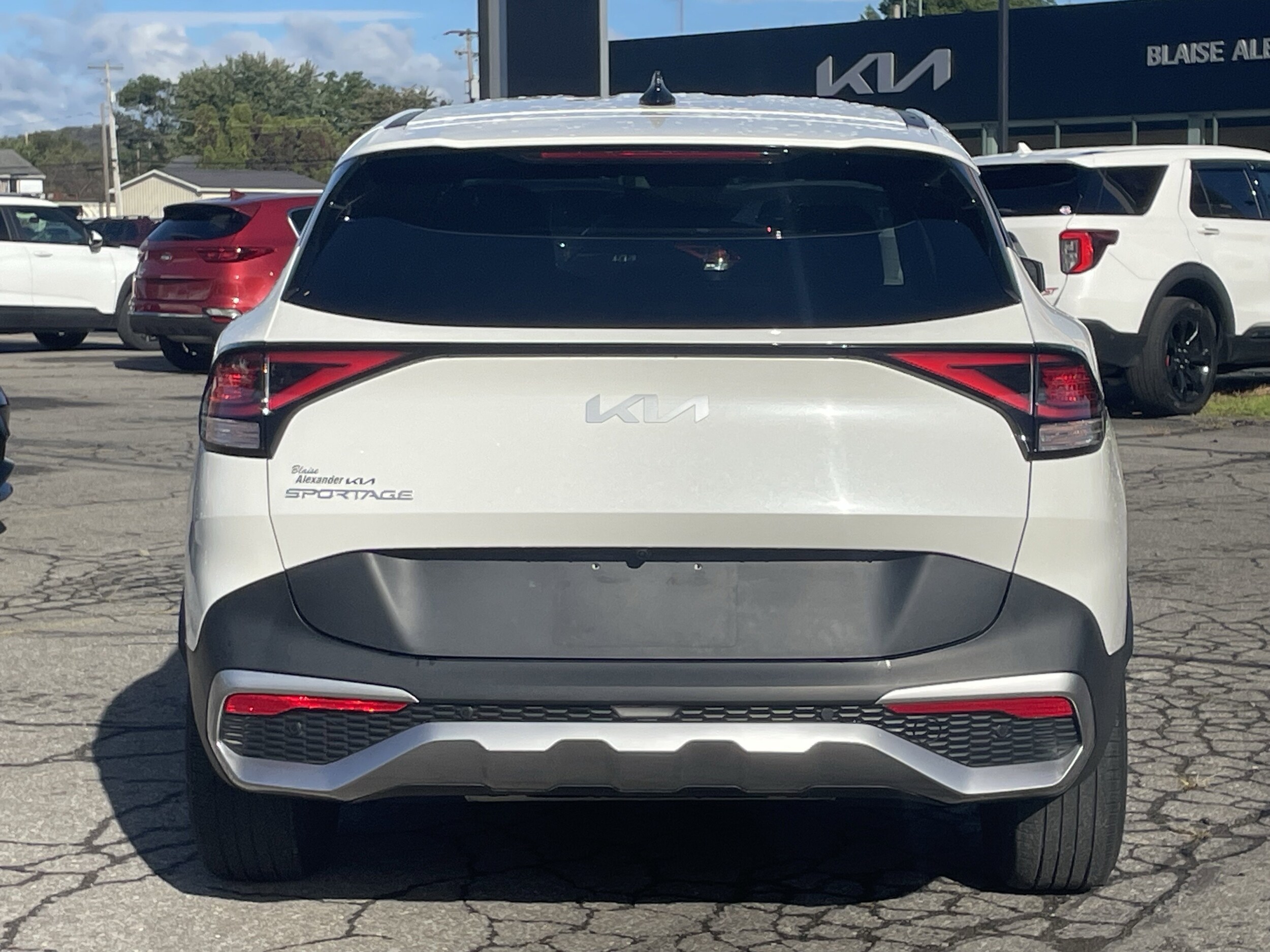 2024 Kia Sportage LX photo 4