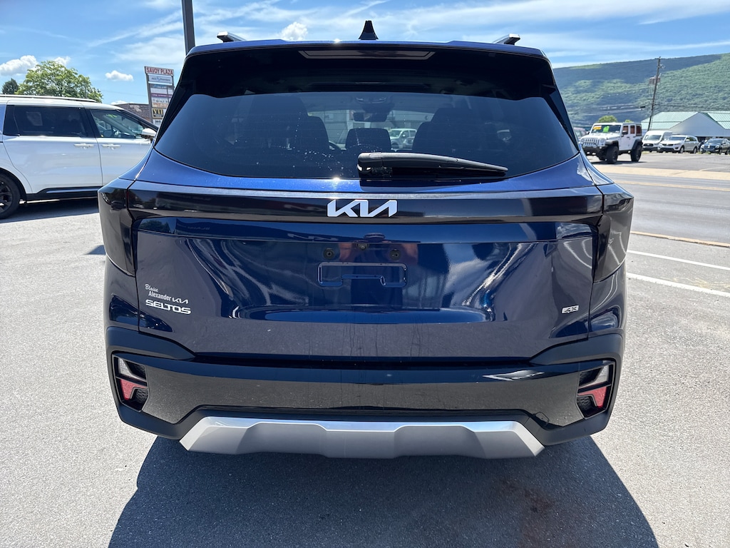 Used 2024 Kia Seltos EX SUV