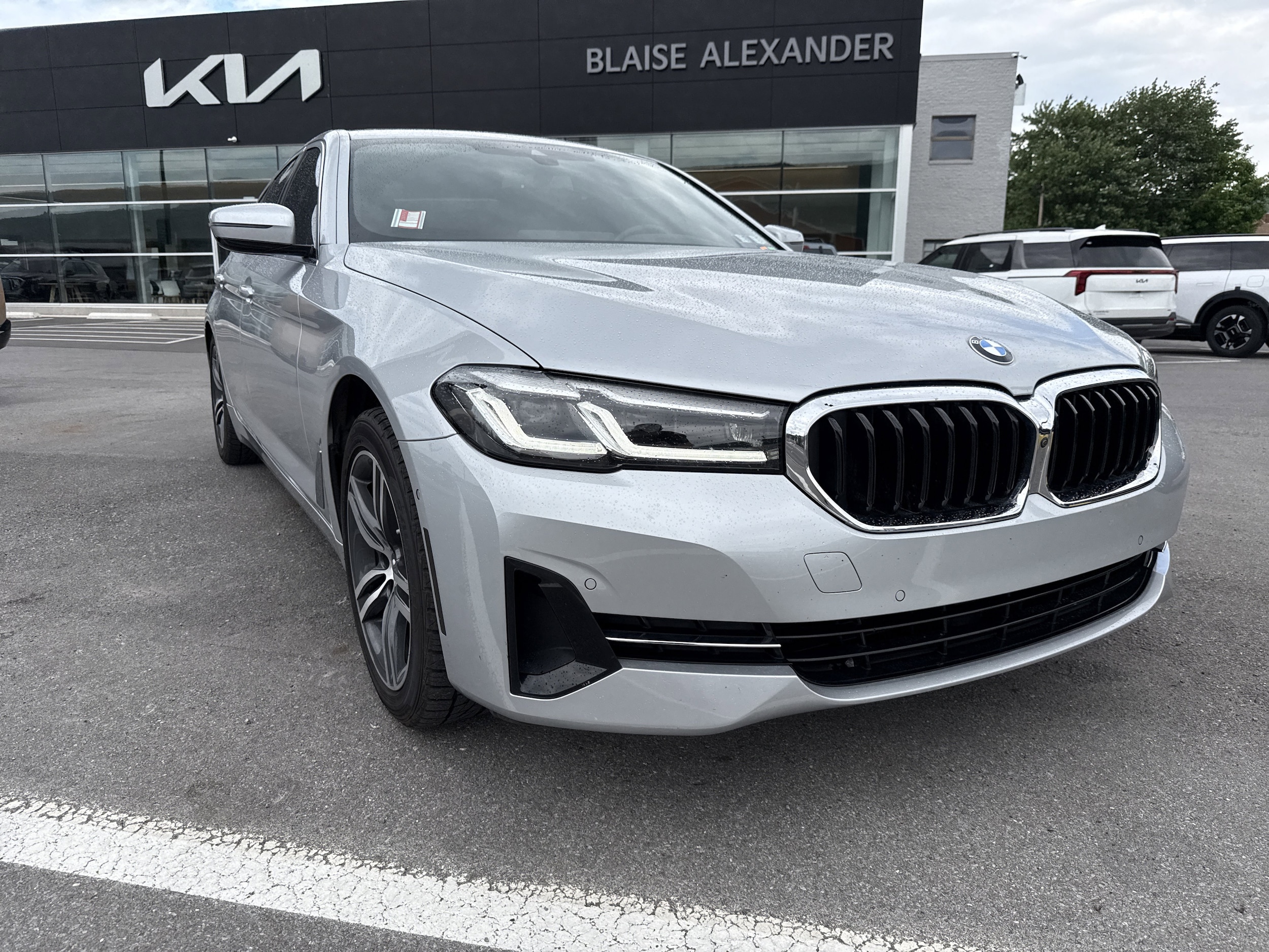 2021 BMW 5 Series 530i xDrive Sedan's photo