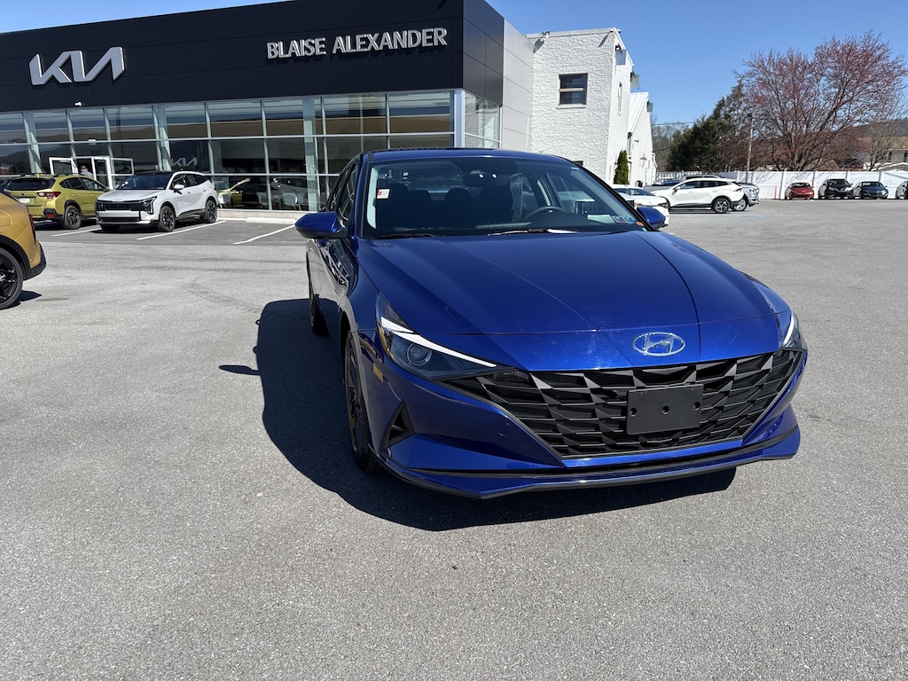 Used 2023 Hyundai Elantra SEL Sedan