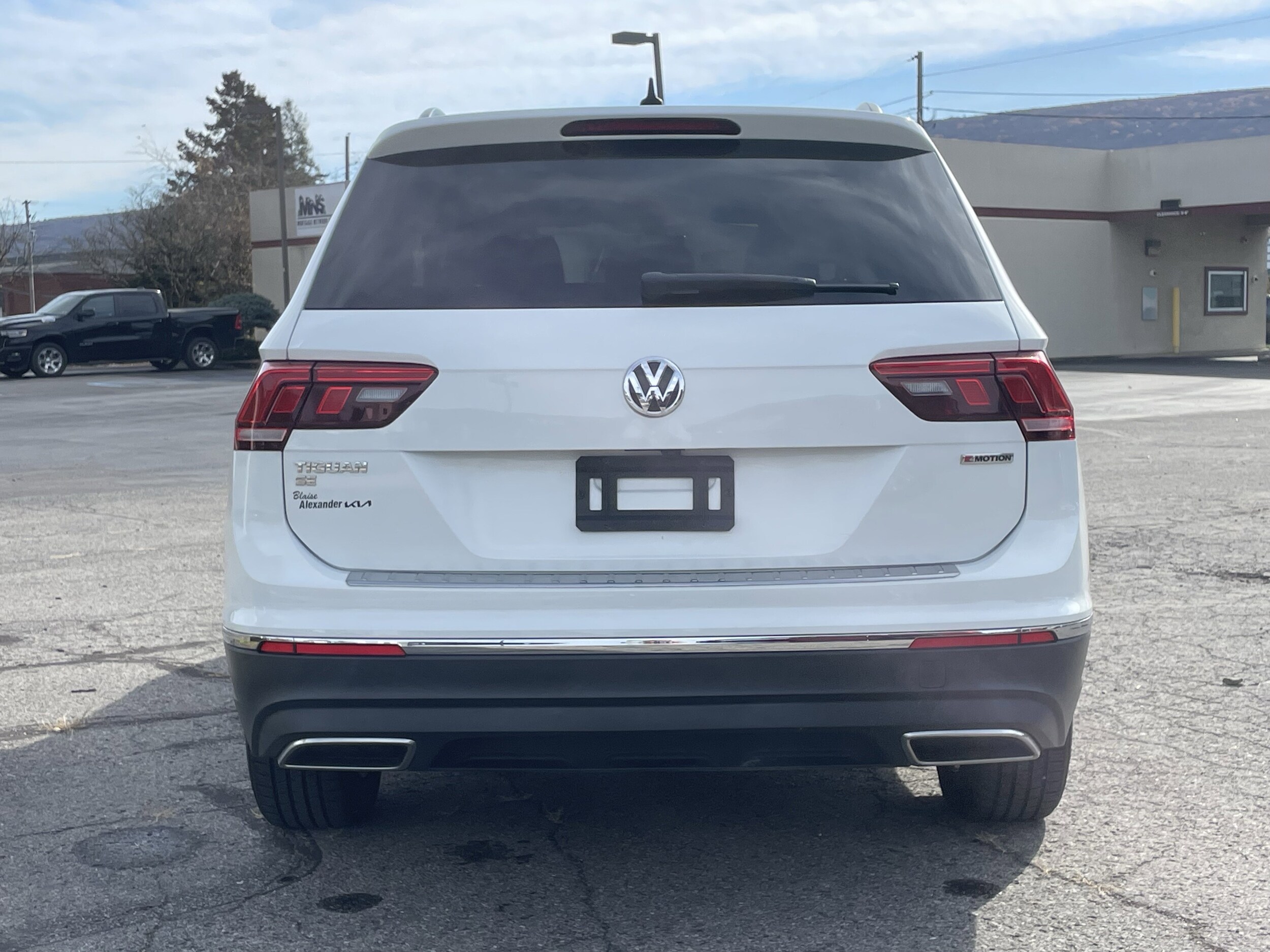 2021 Volkswagen Tiguan SE photo 3