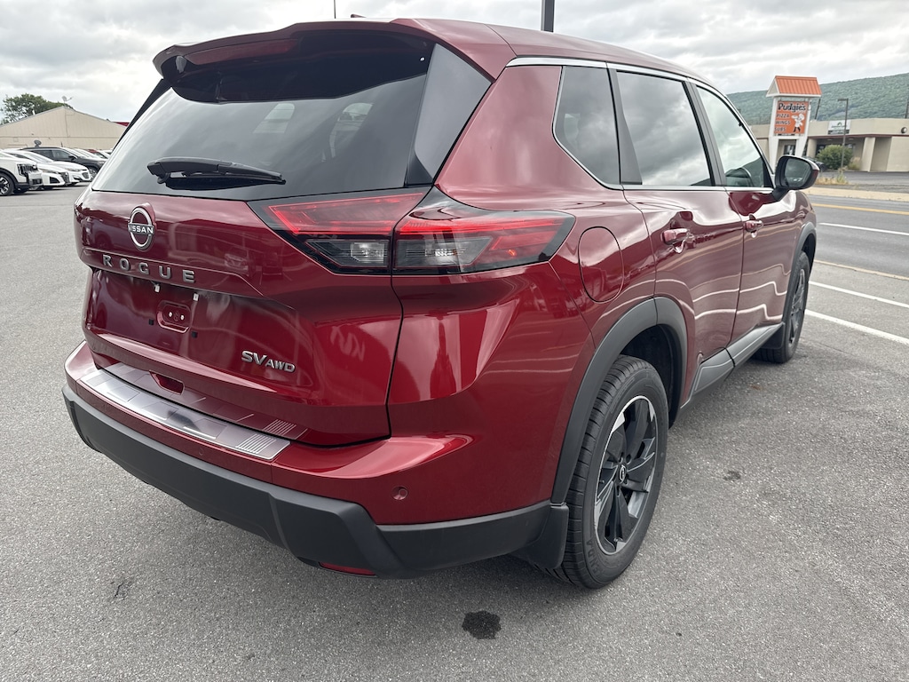 Used 2024 Nissan Rogue SV SUV