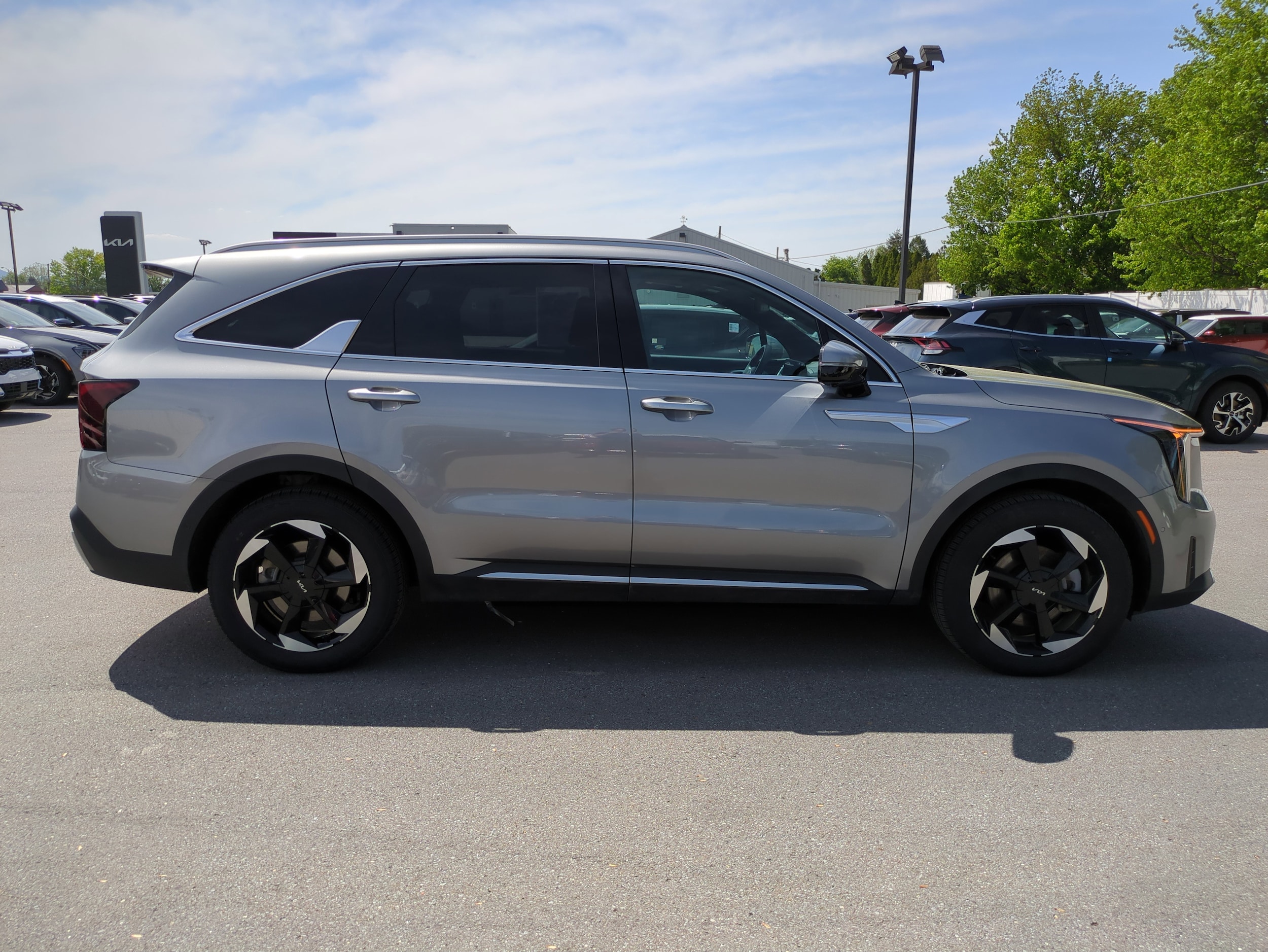 Used 2025 Kia Sorento SX Prestige Hybrid with VIN KNDRKDJG8S5296878 for sale in Montoursville, PA