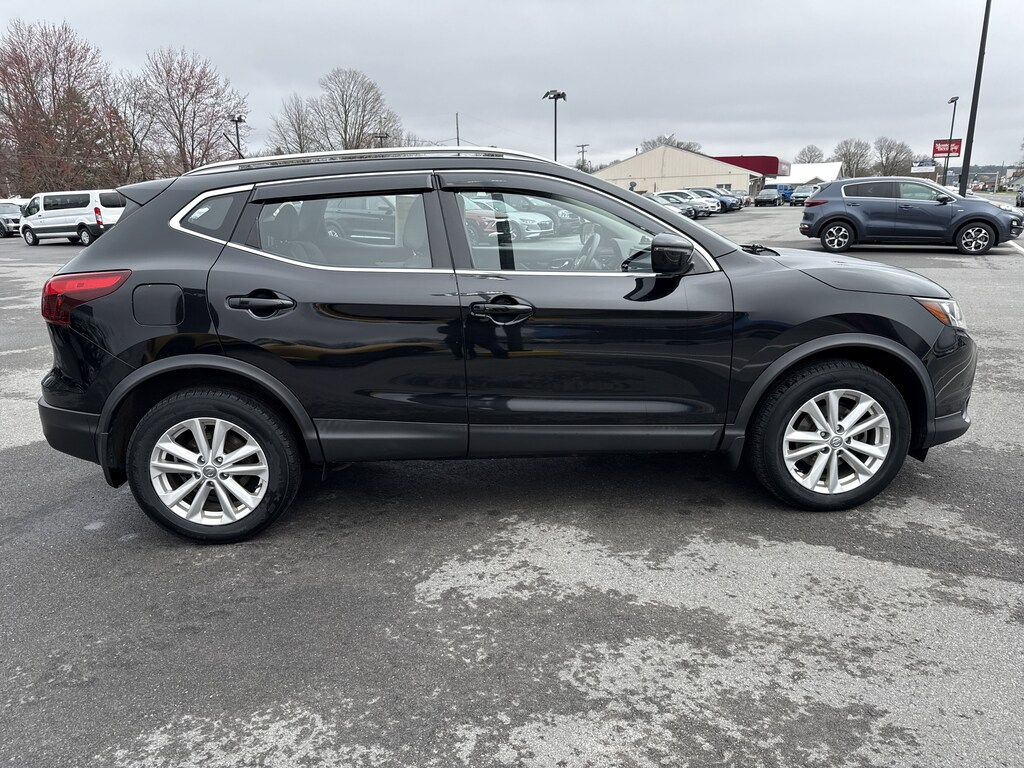 Used 2018 Nissan Rogue Sport SV SUV