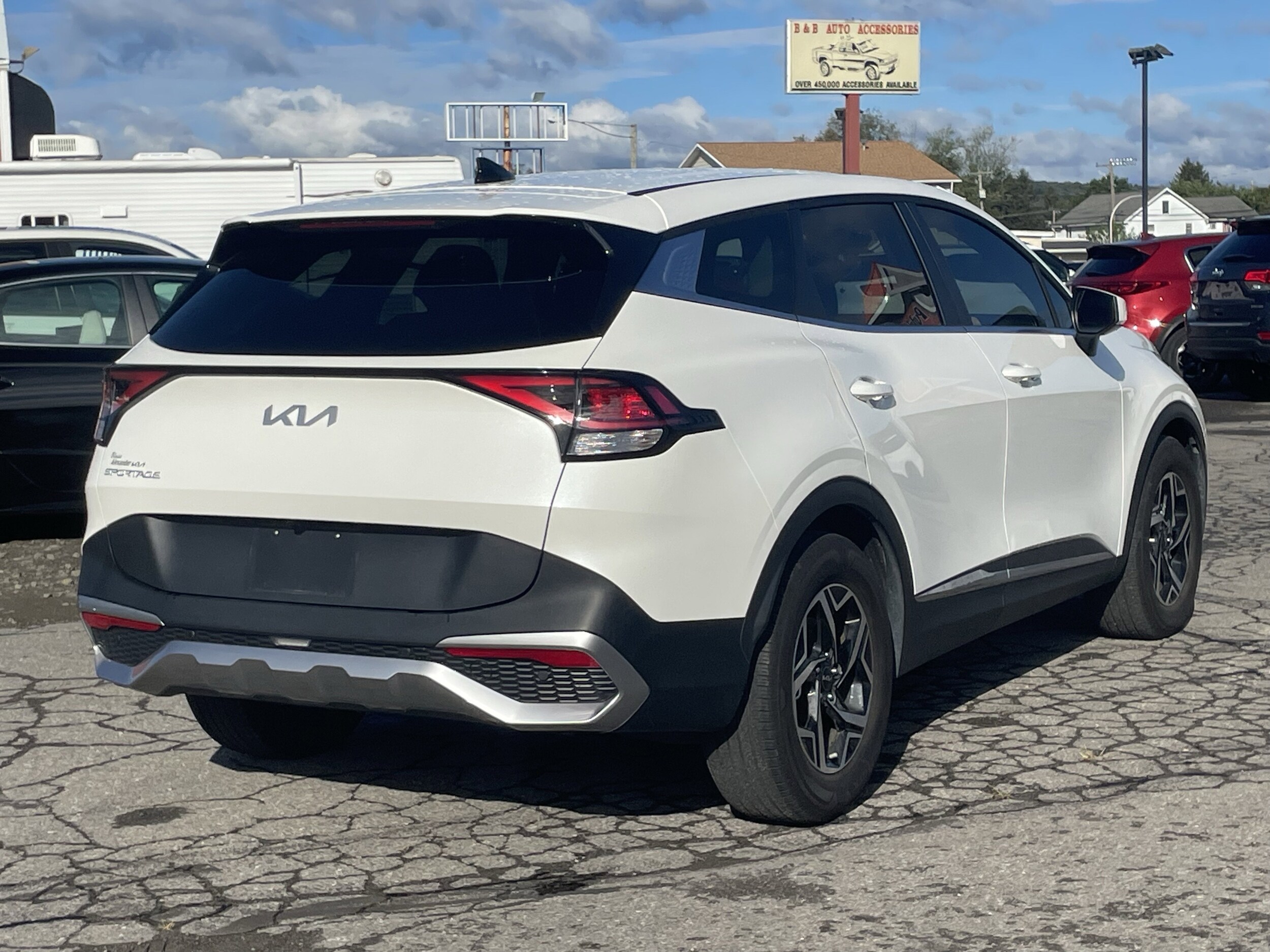 2024 Kia Sportage LX photo 3