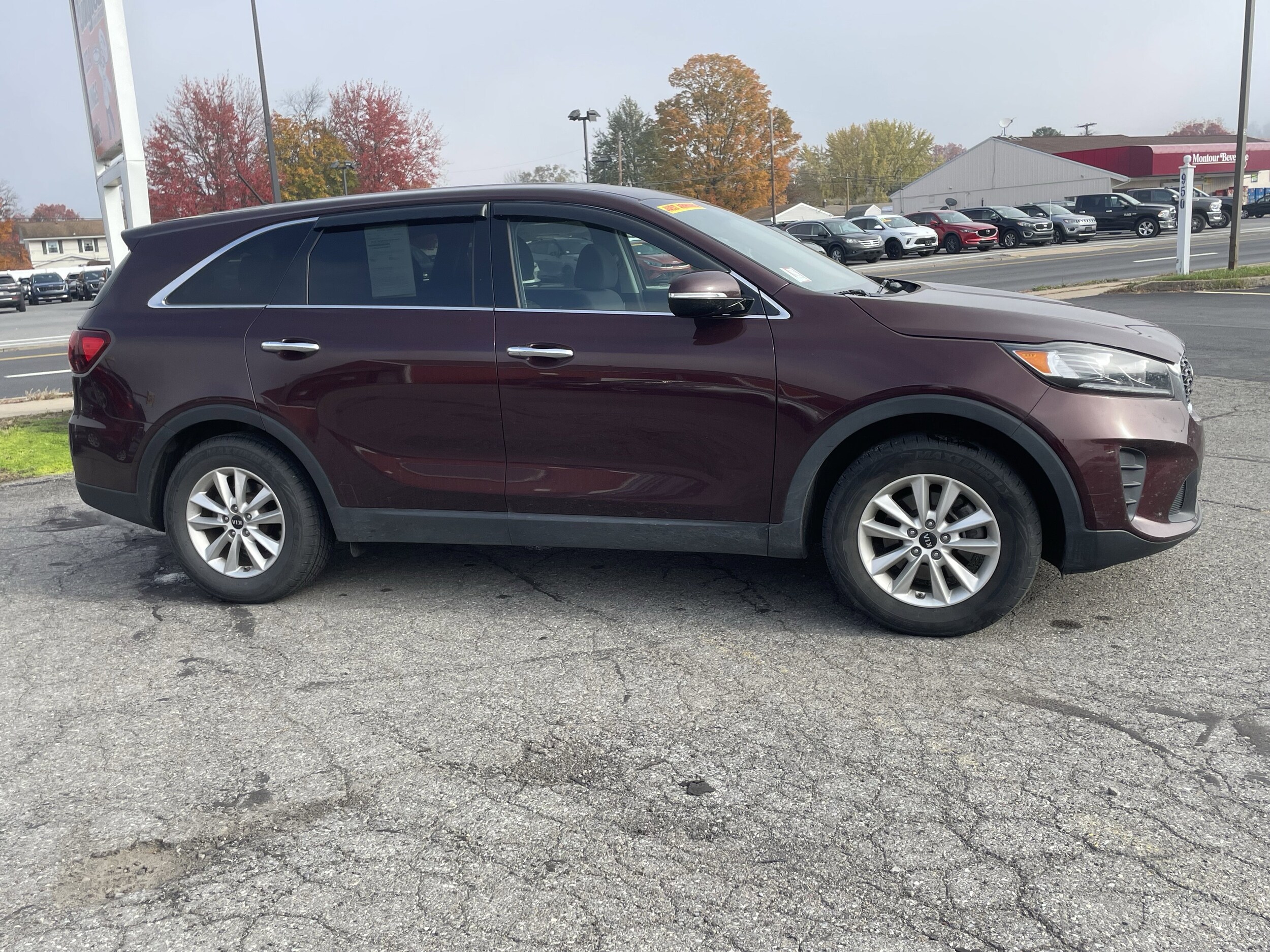 2019 Kia Sorento LX photo 2