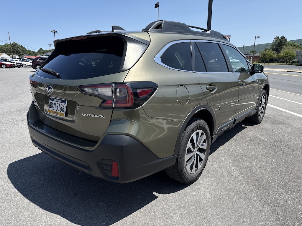 Used 2022 Subaru Outback Premium SUV
