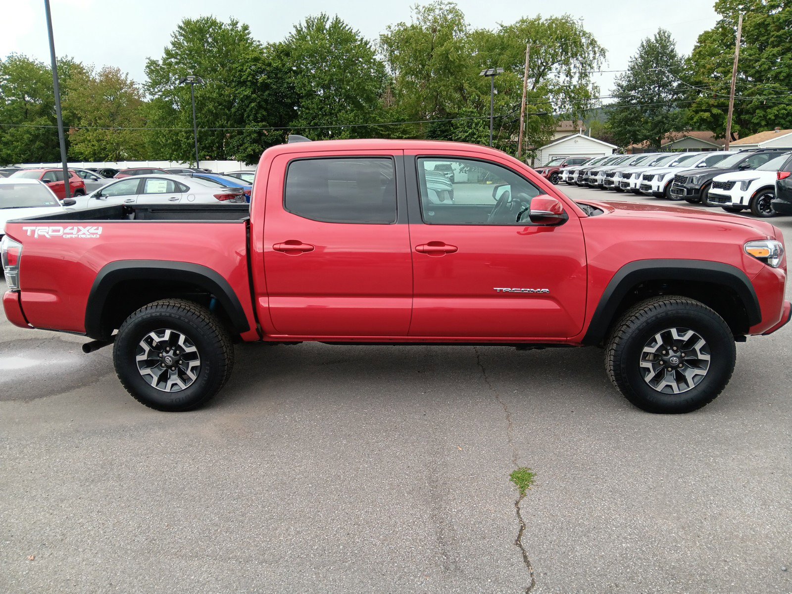 Used 2022 Toyota Tacoma SR with VIN 3TMCZ5AN1NM488583 for sale in Montoursville, PA