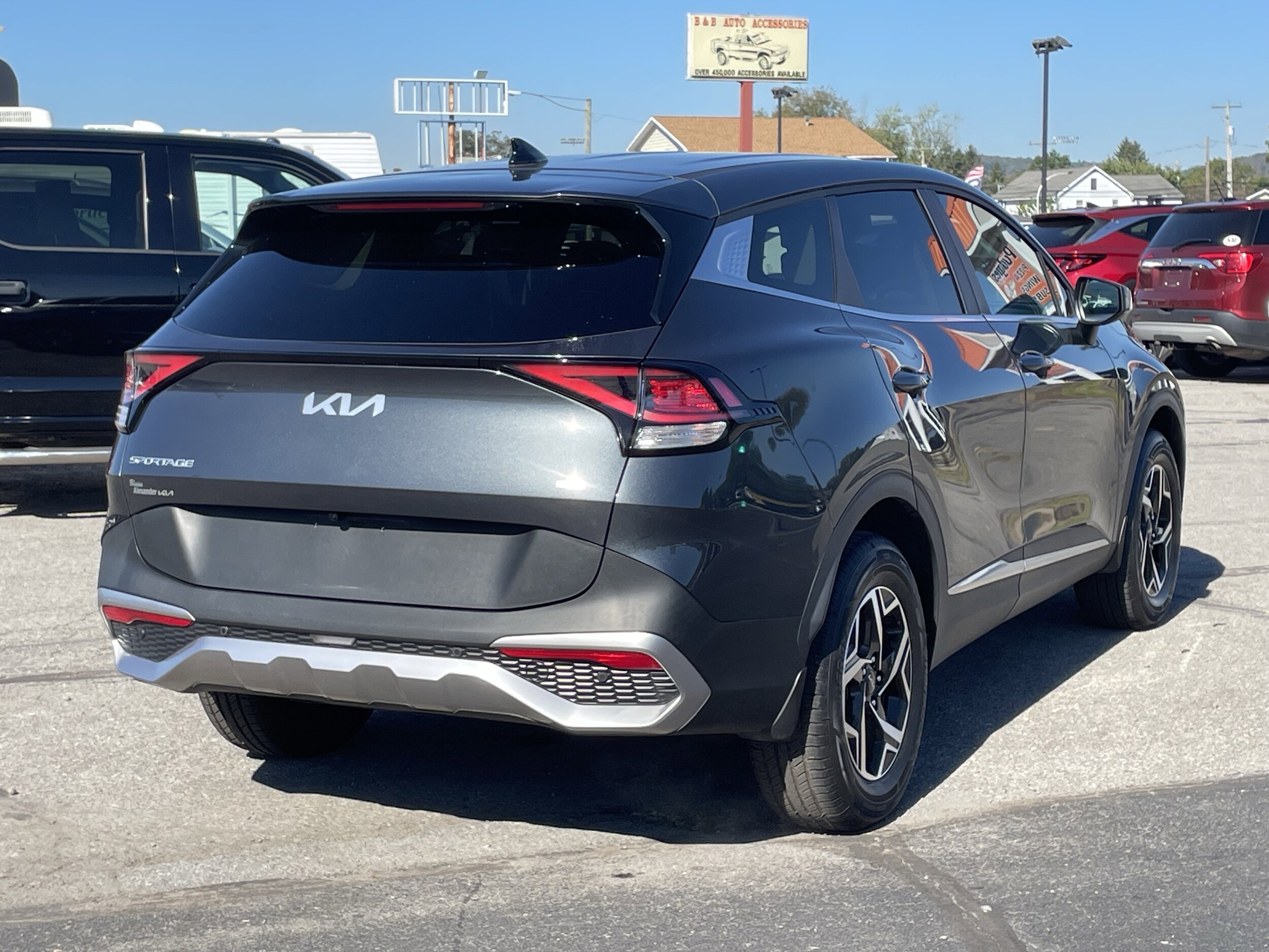 2023 Kia Sportage LX photo 3