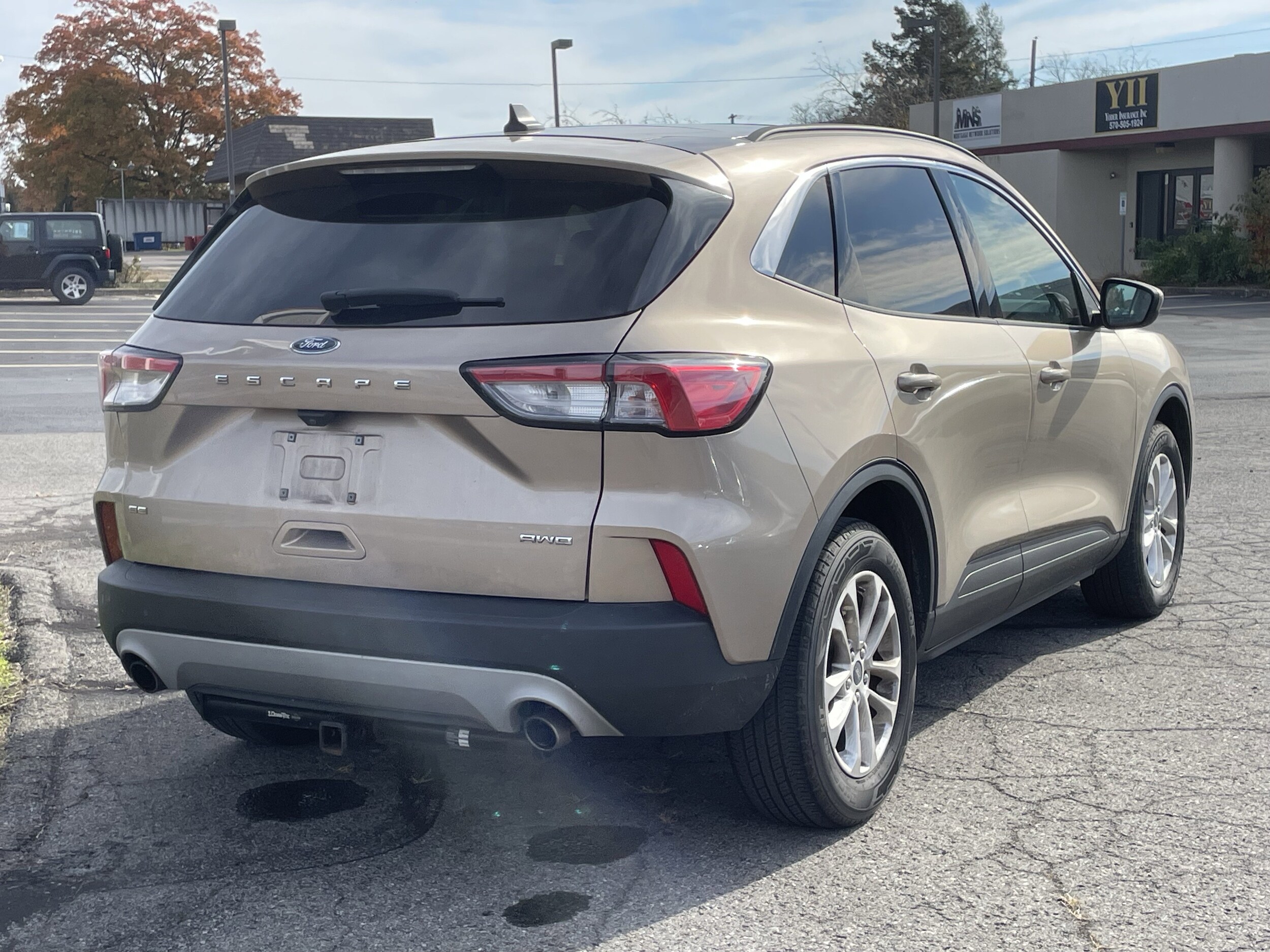 2020 Ford Escape SE photo 3