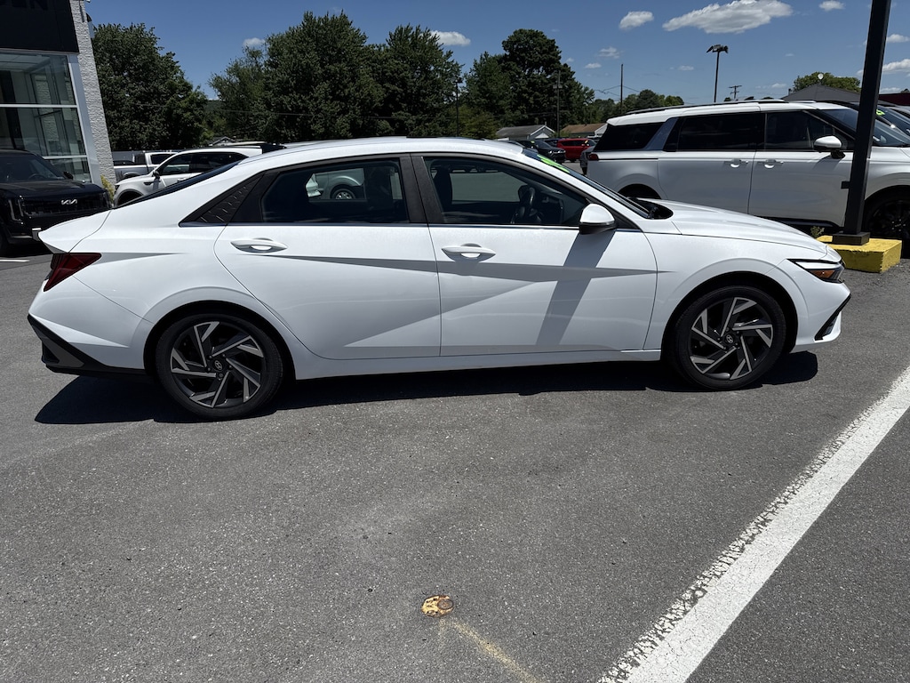 Used 2024 Hyundai Elantra Hybrid Limited Sedan