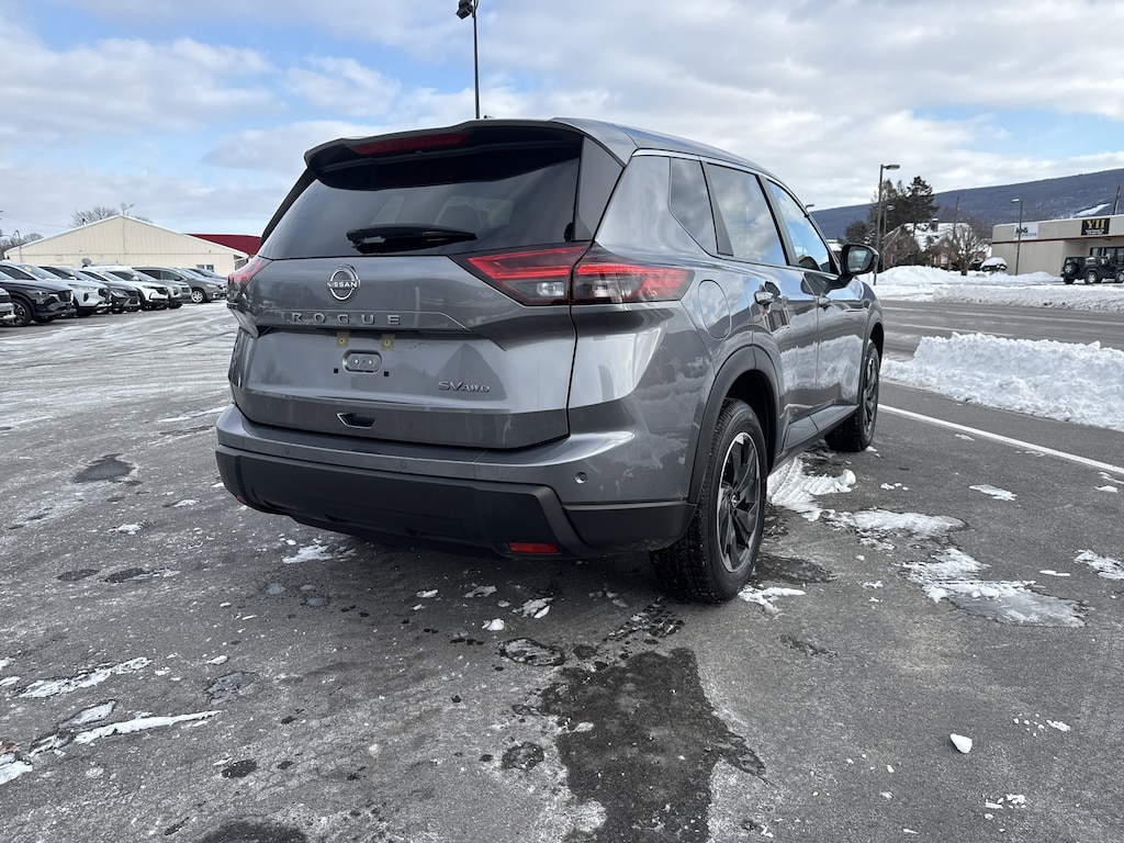 Used 2024 Nissan Rogue SV SUV