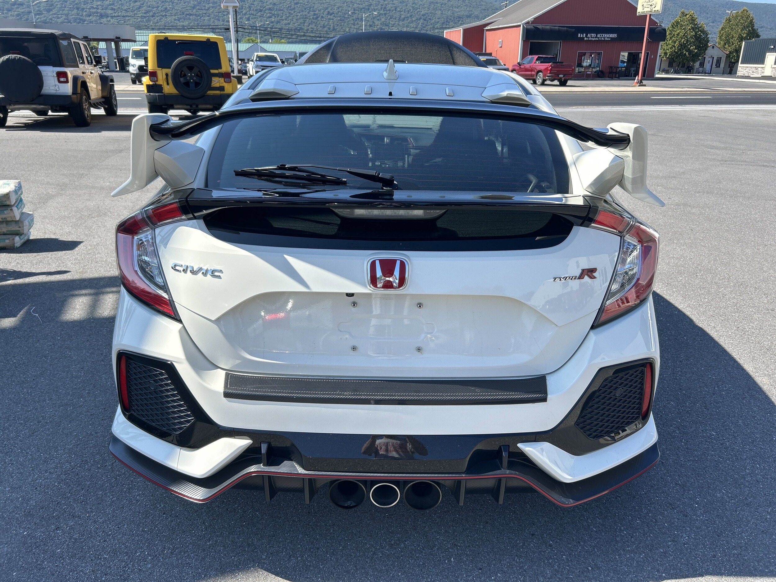 2017 Honda Civic Type R Touring photo 4