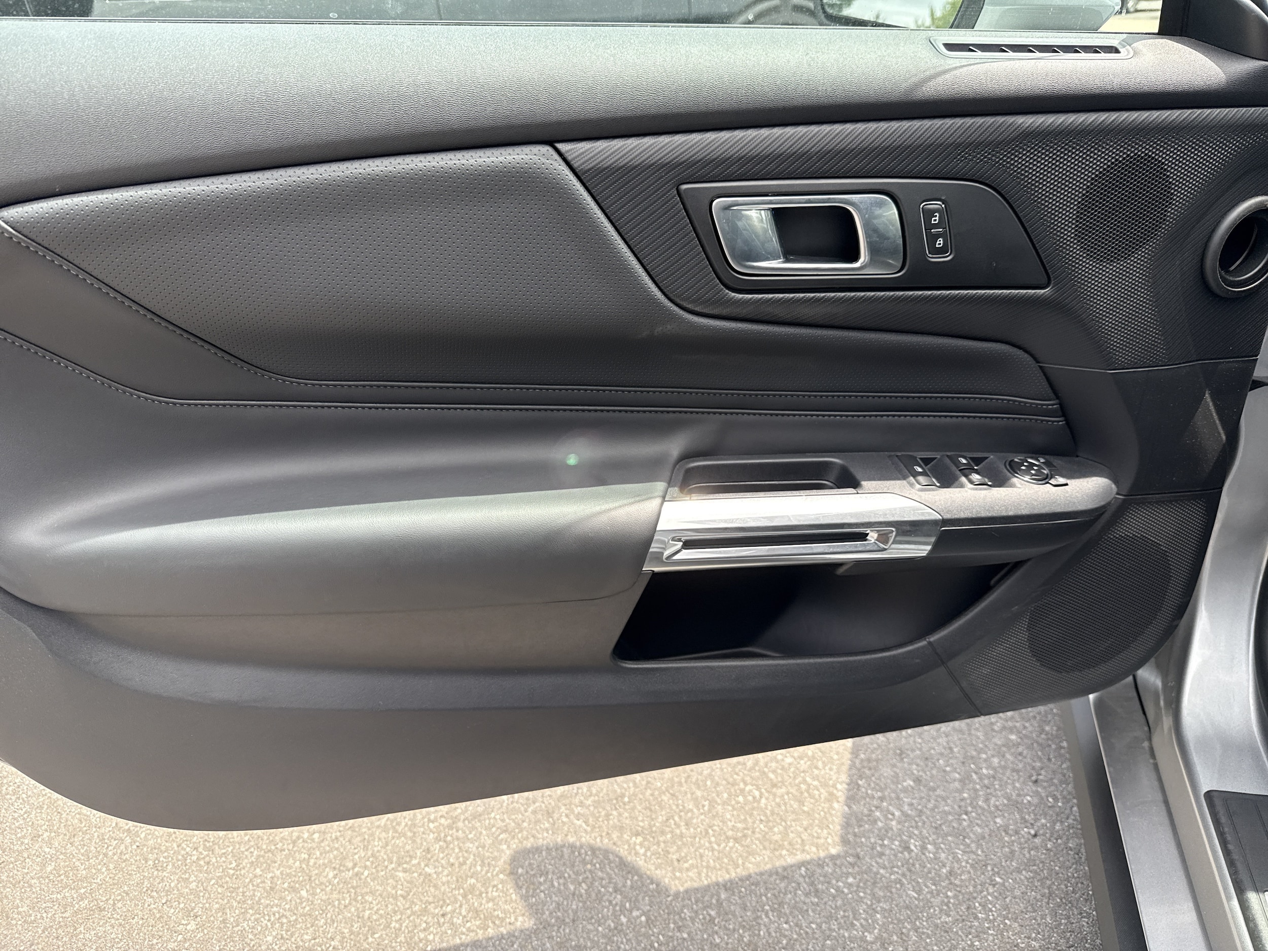 2025 Ford Mustang EcoBoost Premium - Photo 15