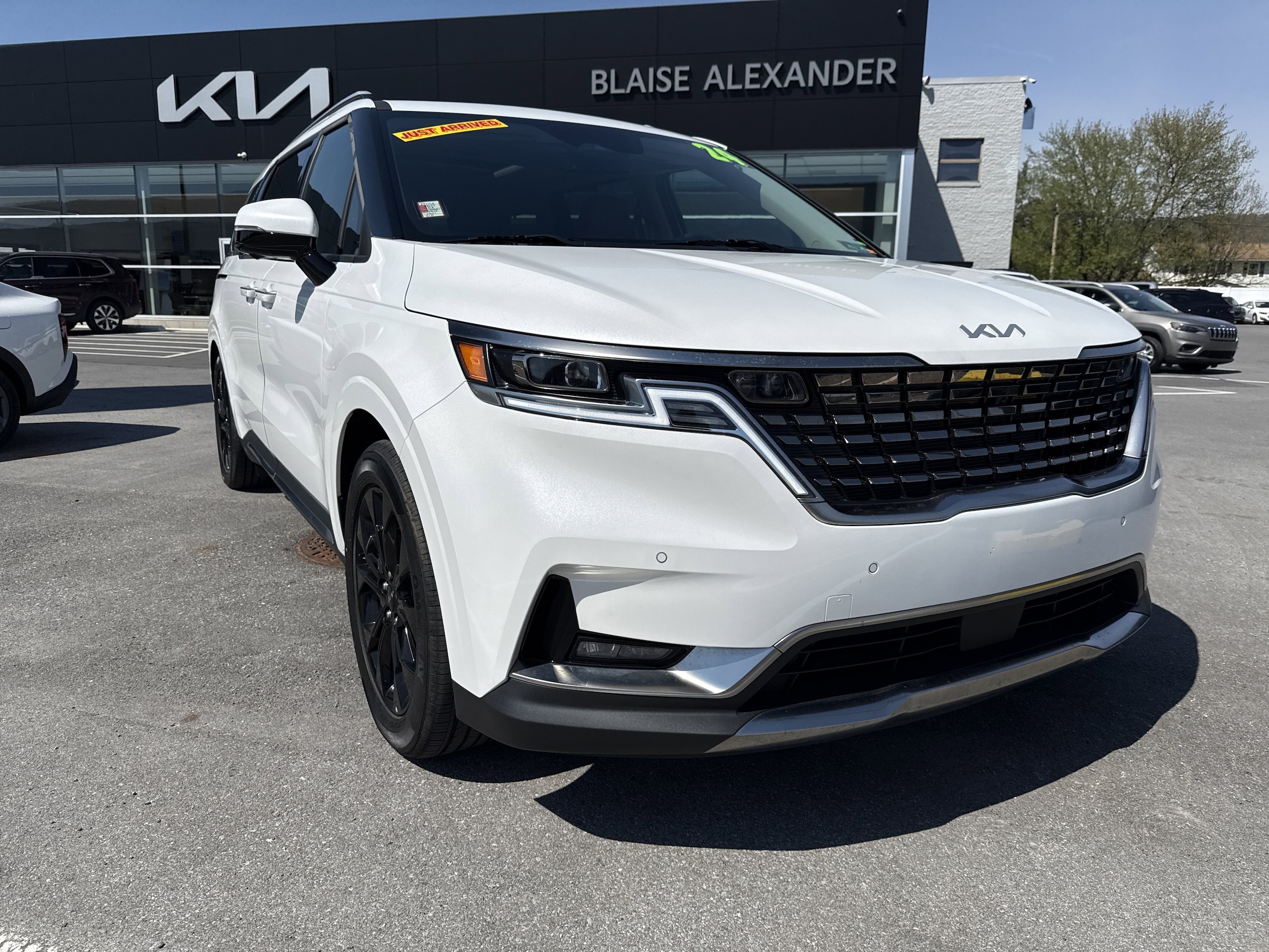 2024 Kia Sedona SX Prestige's photo
