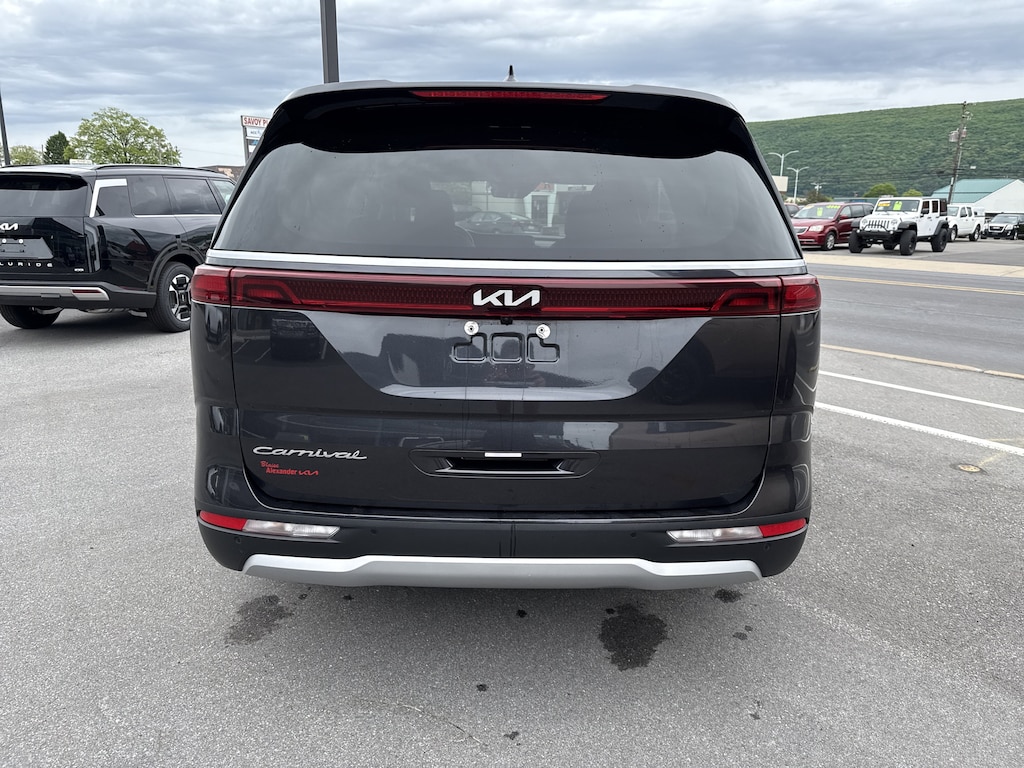 Certified 2022 Kia Carnival EX MPV