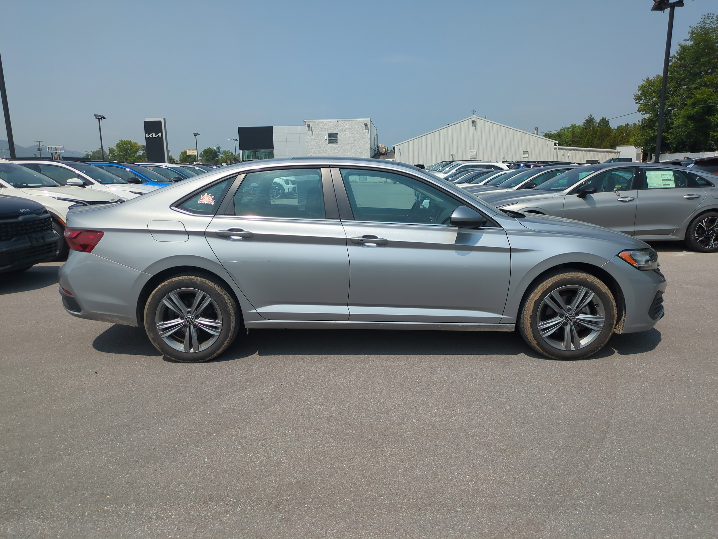 Used 2023 Volkswagen Jetta SE with VIN 3VW7M7BUXPM061226 for sale in Montoursville, PA