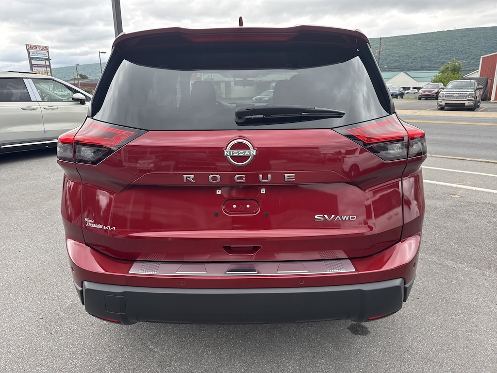 Used 2024 Nissan Rogue SV SUV