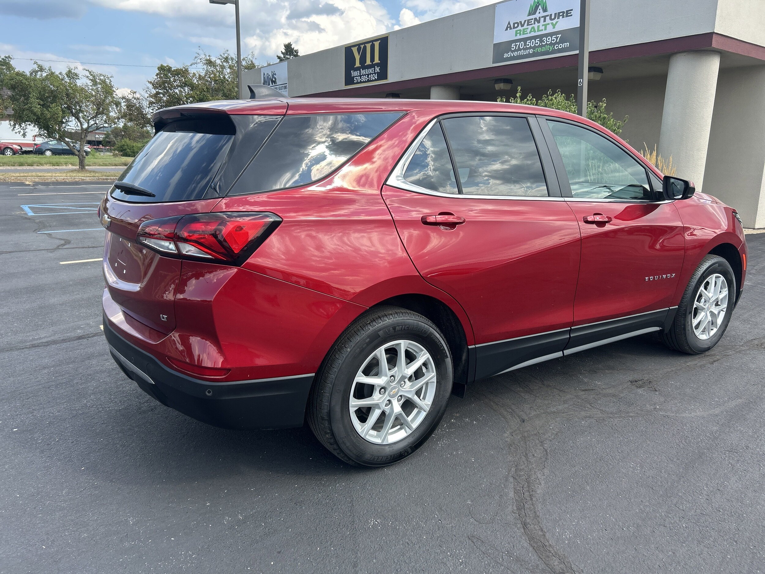 2023 Chevrolet Equinox photo 3