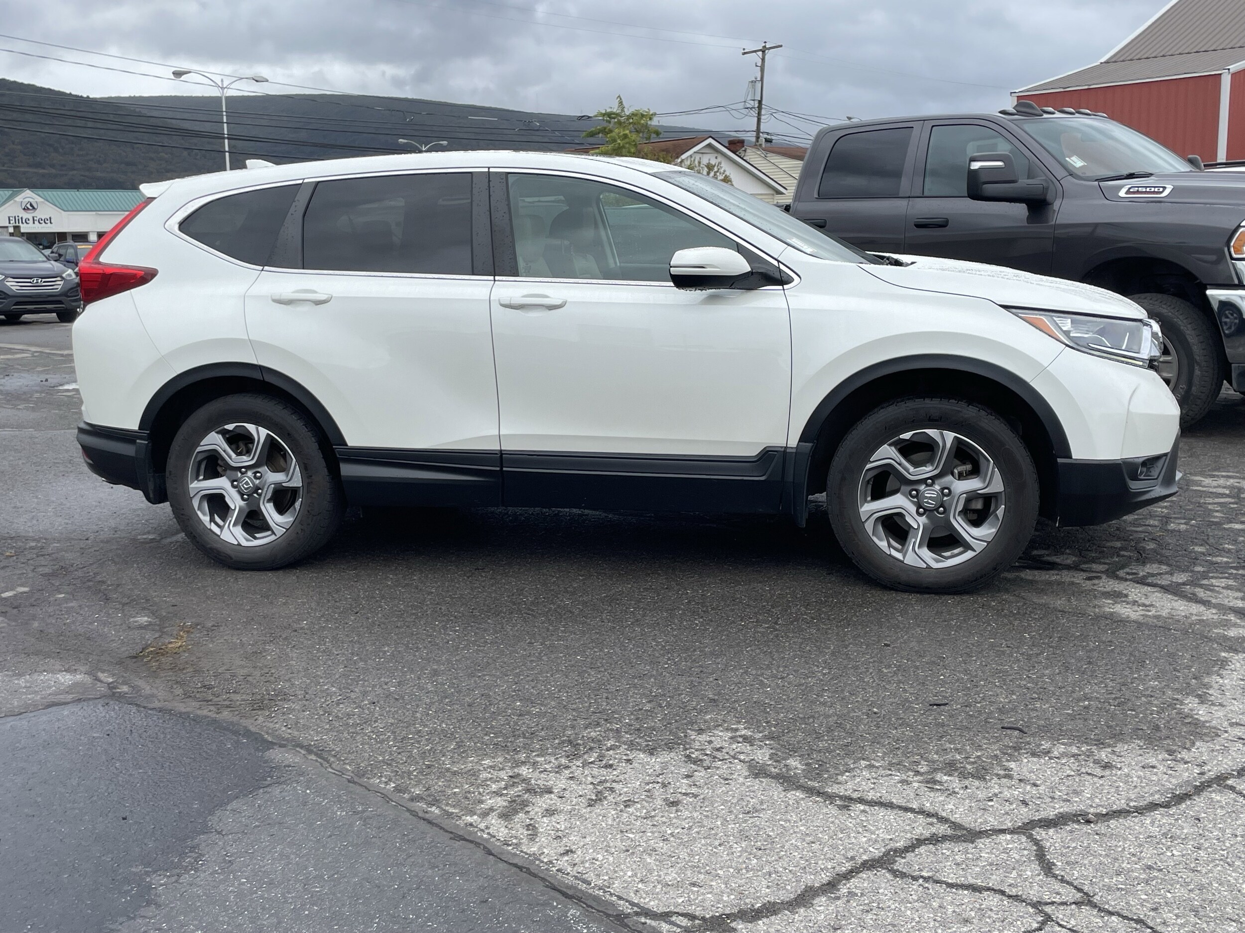 2017 Honda CR-V EX-L photo 2