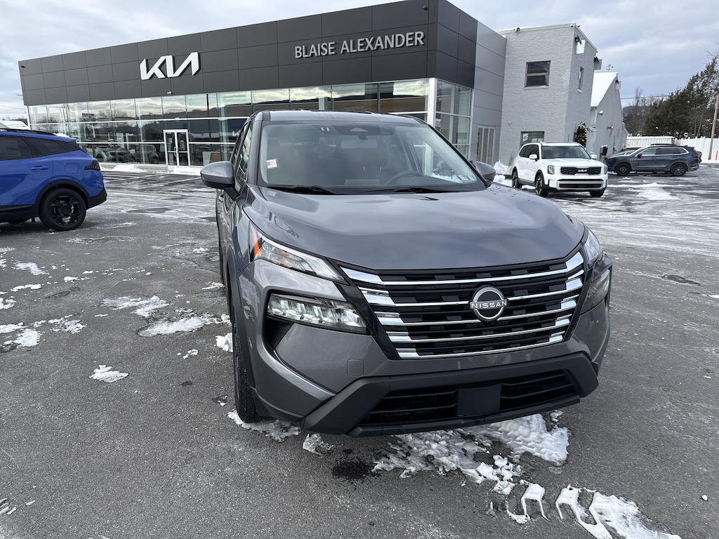 Used 2024 Nissan Rogue SV SUV