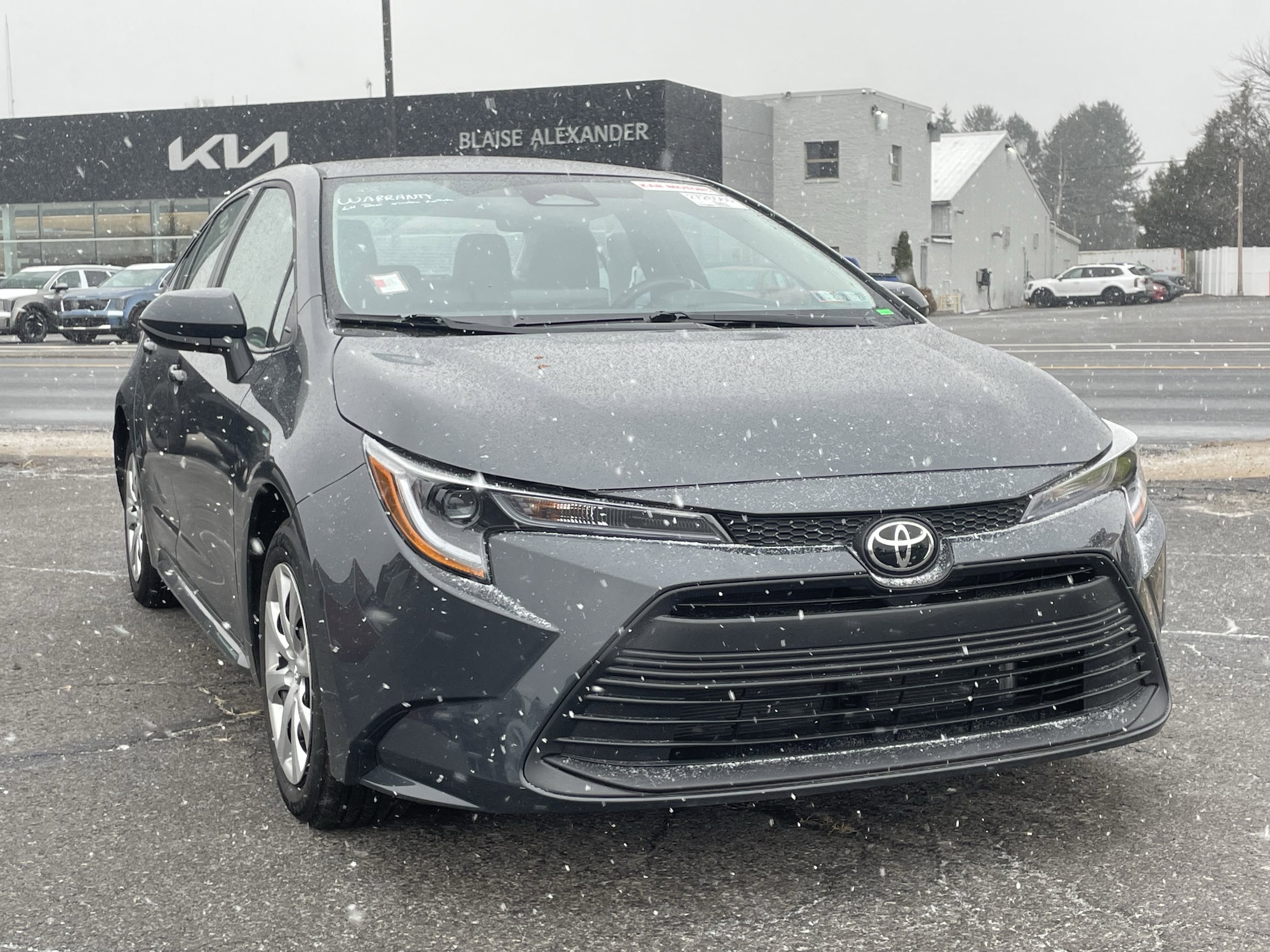 2025 Toyota Corolla LE's photo