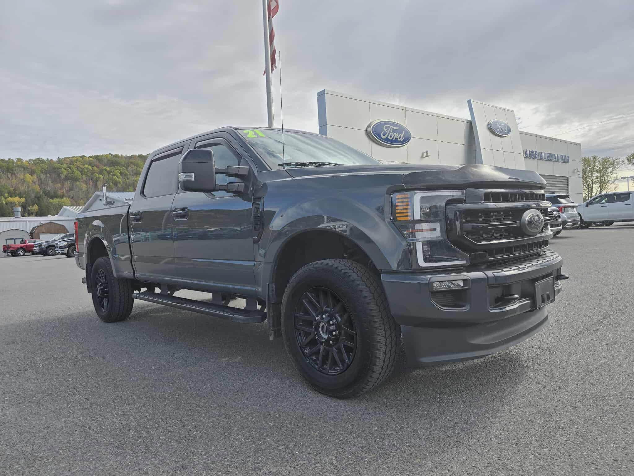 2021 Ford F-250 Super Duty Lariat's photo