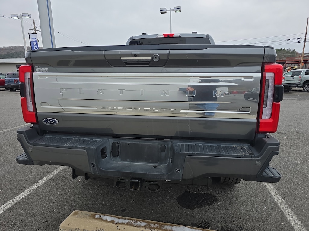 Used 2024 Ford Super Duty F-350 SRW Platinum Truck Crew Cab