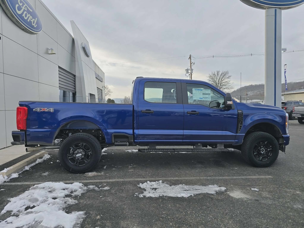 New 2026 Ford Super Duty F-250 XL Truck Crew Cab