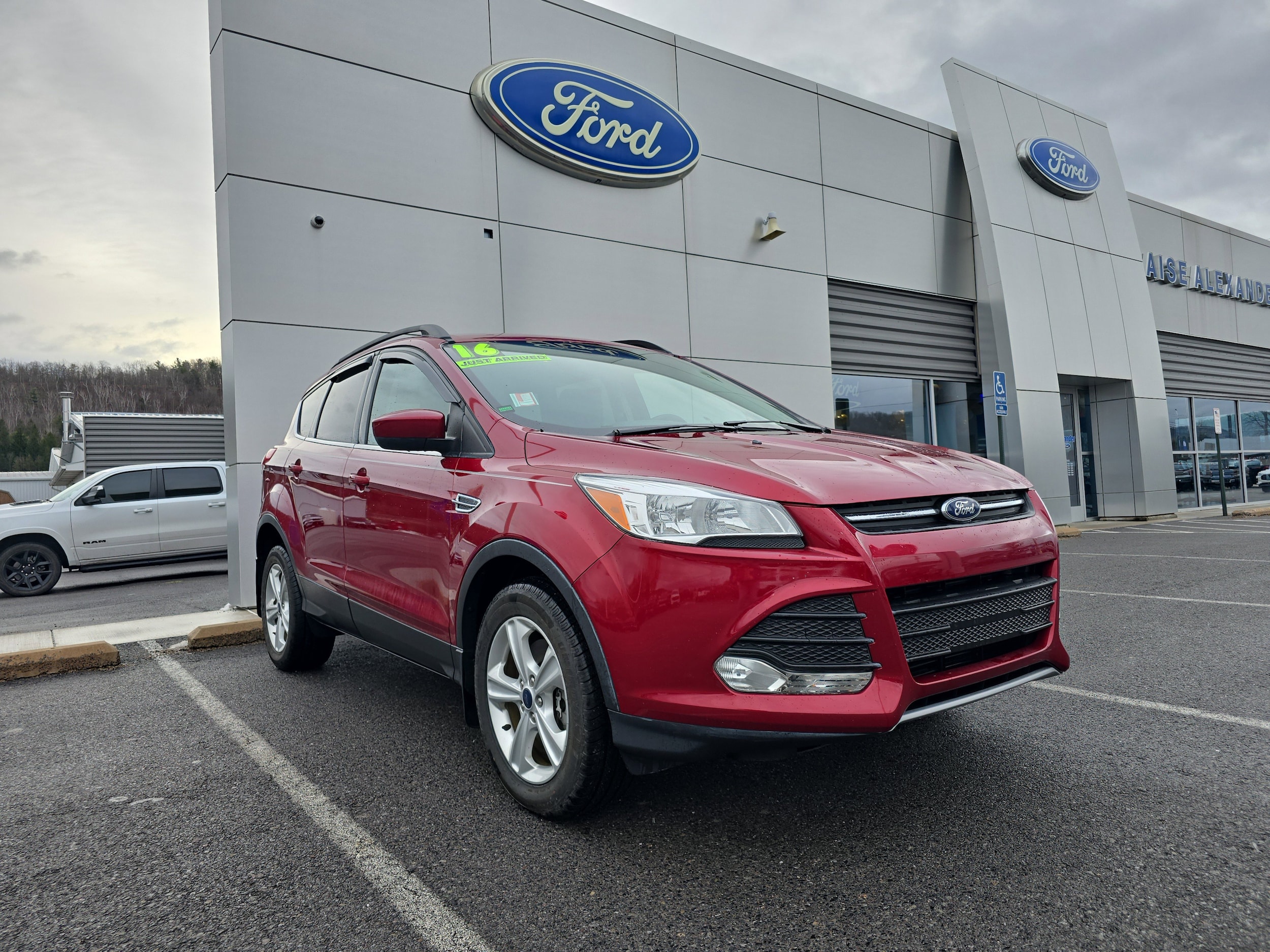 2016 Ford Escape SE's photo