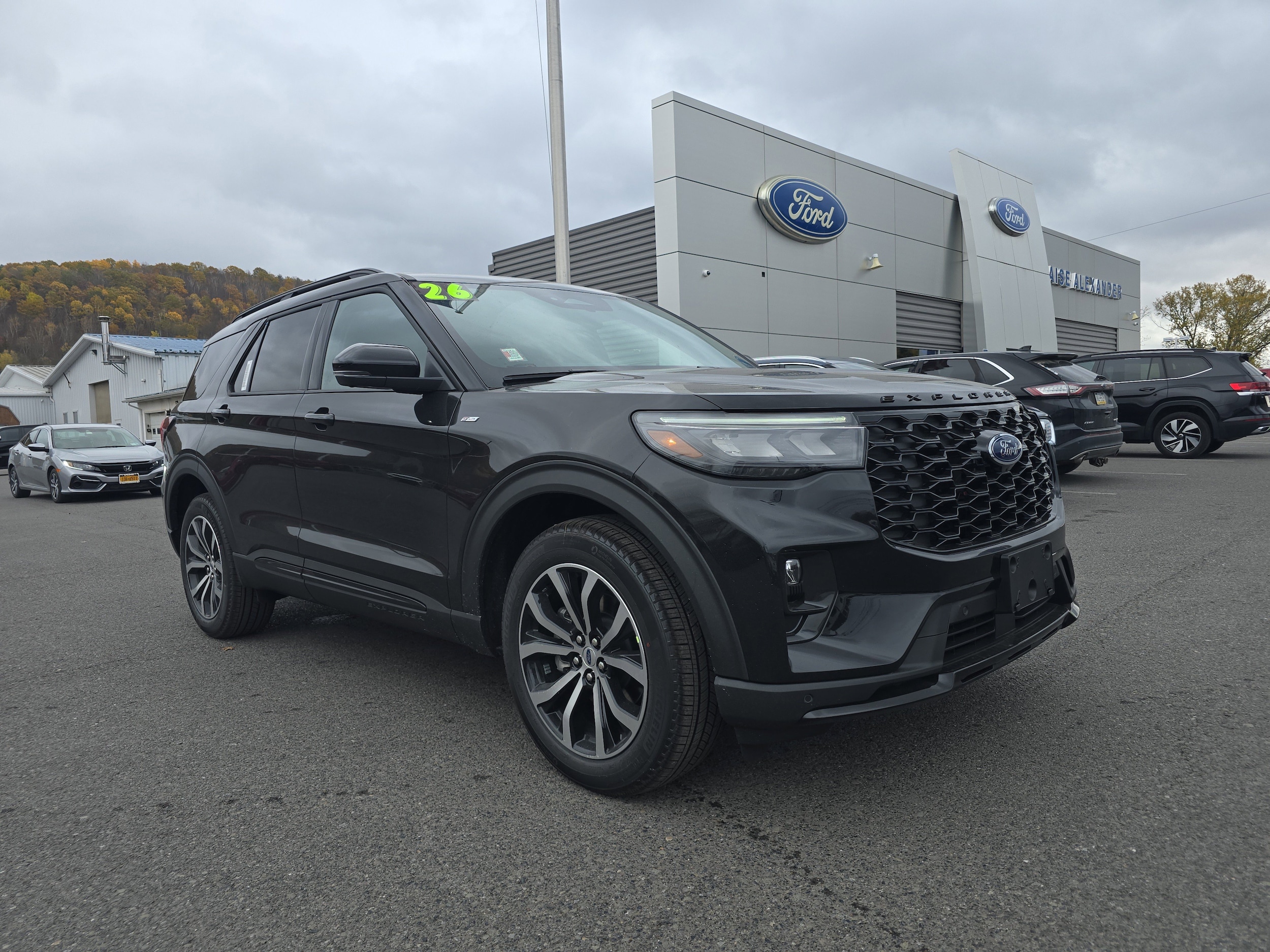 2026 Ford Explorer ST-LINE's photo