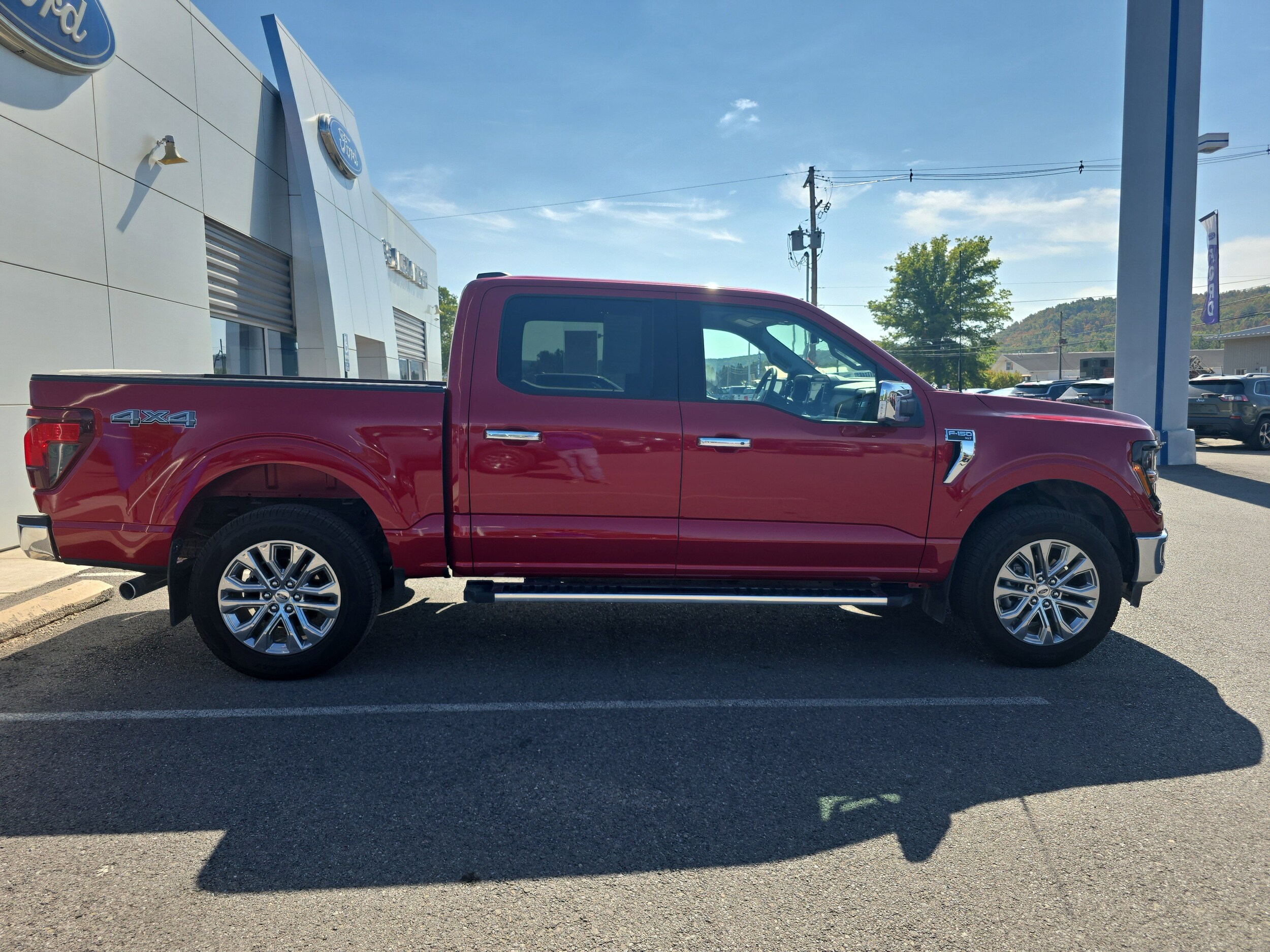 2024 Ford F-150 XLT photo 2