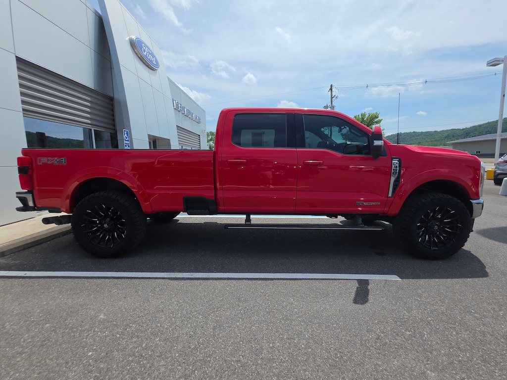 Used 2023 Ford Super Duty F-350 SRW LARIAT Truck Crew Cab