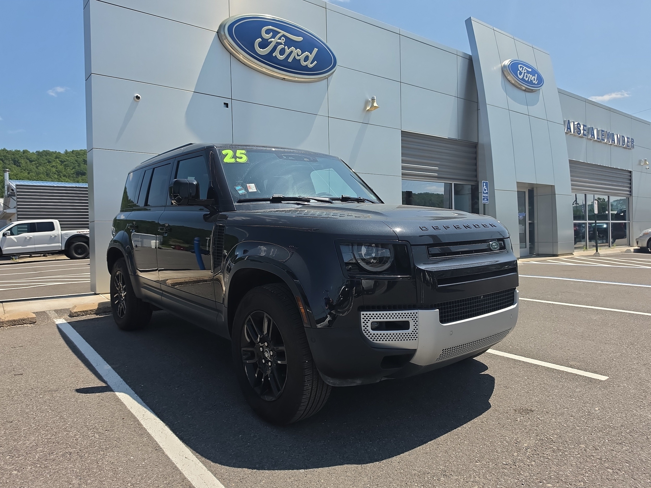 2025 Land Rover Defender