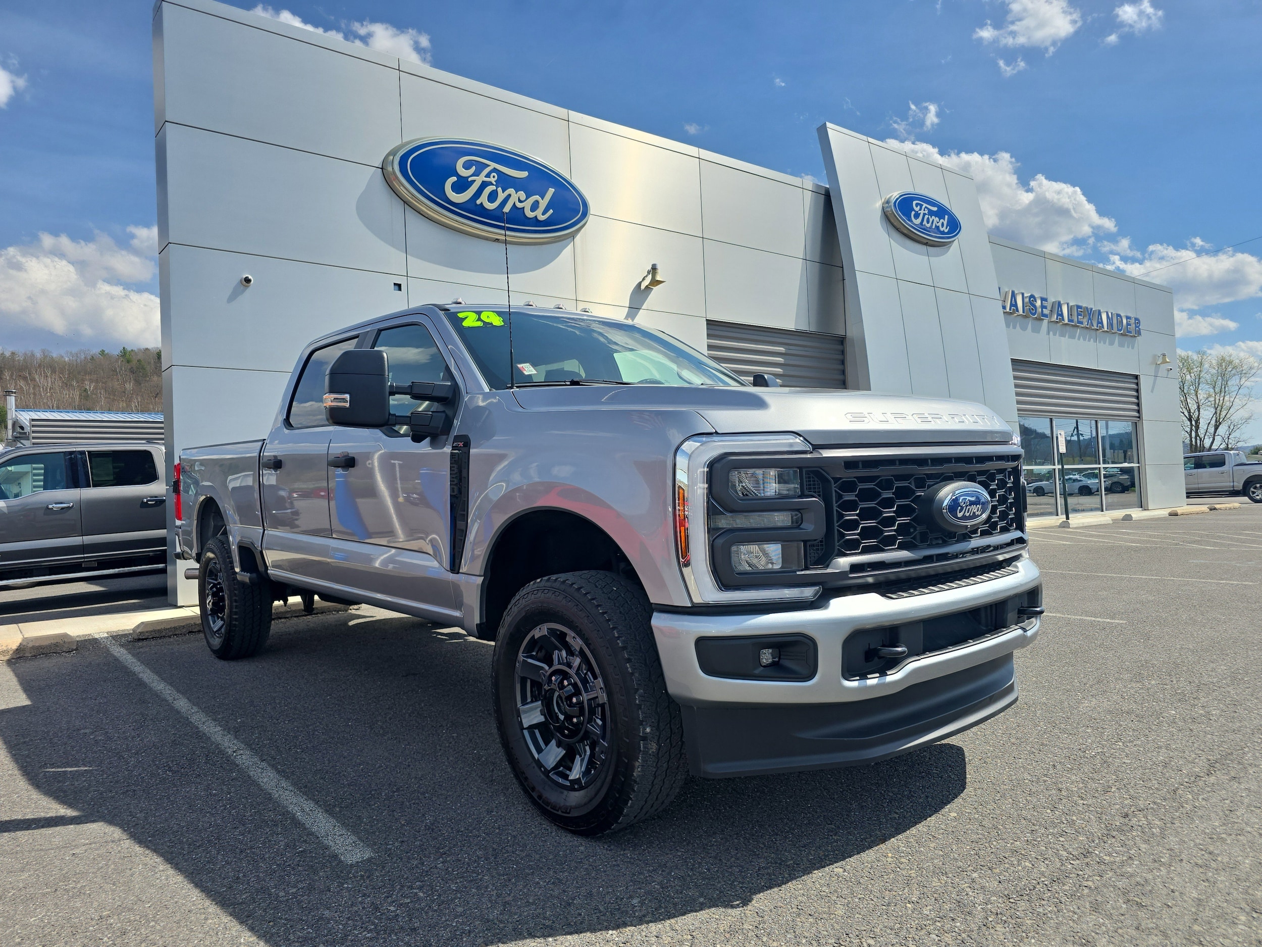 2024 Ford F-350 XL 4x4 Crew Cab 6-3/4' Box SRW's photo