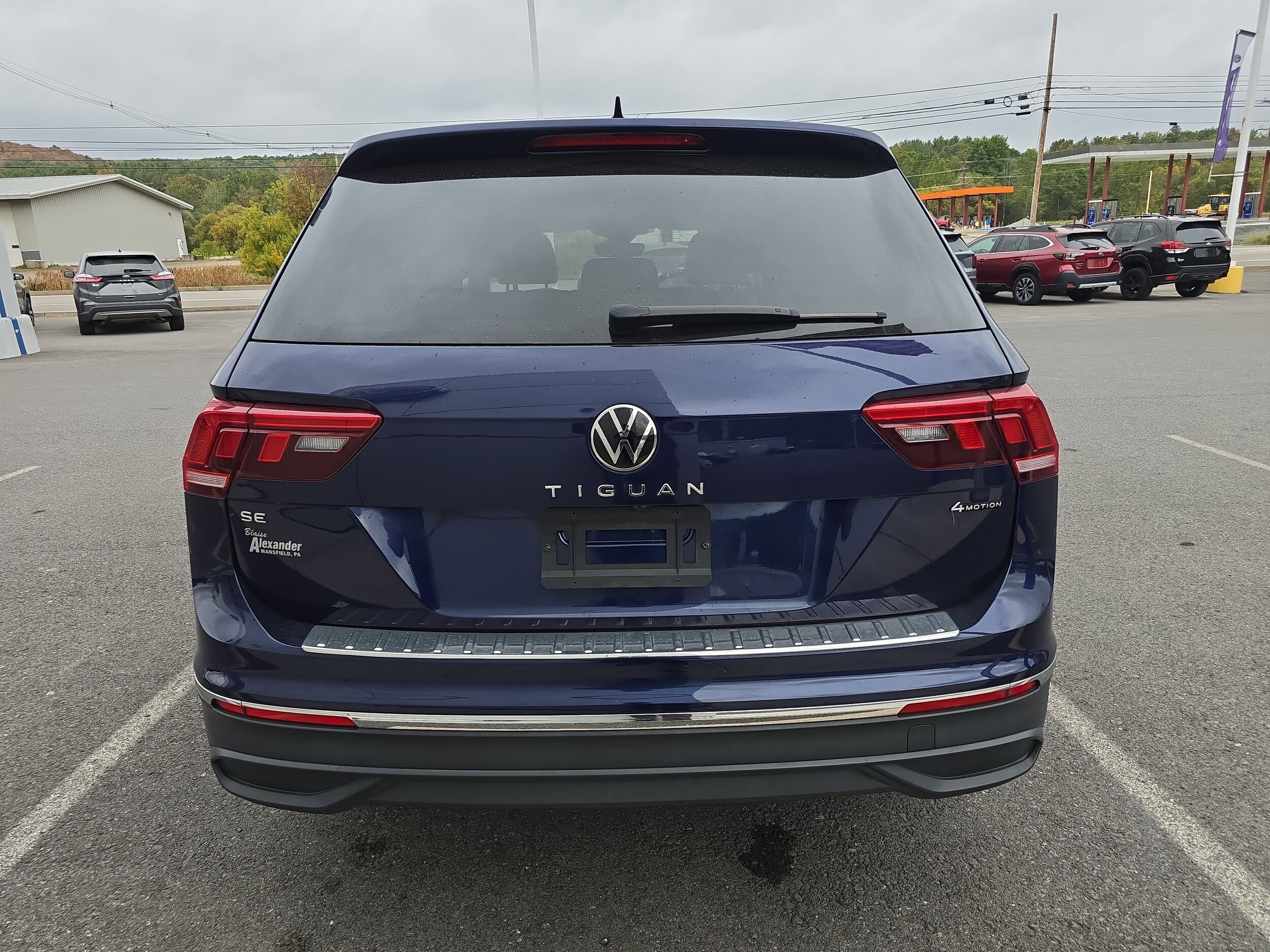 2022 Volkswagen Tiguan SE photo 3