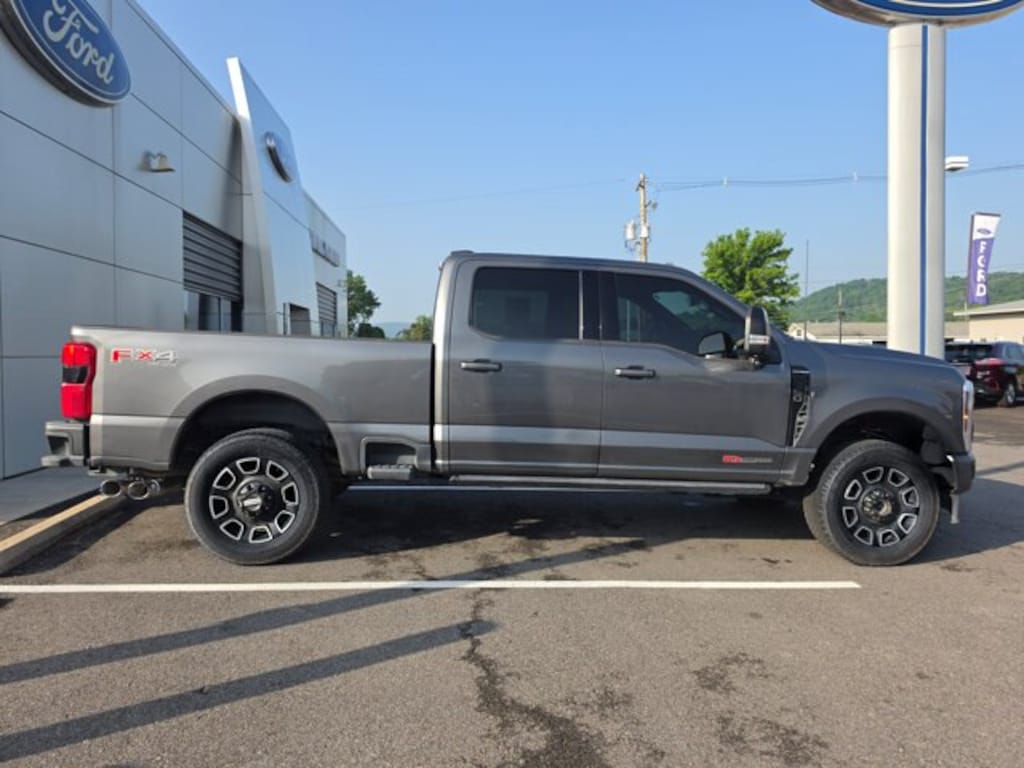 Used 2026 Ford Super Duty F-350 SRW Platinum Truck Crew Cab