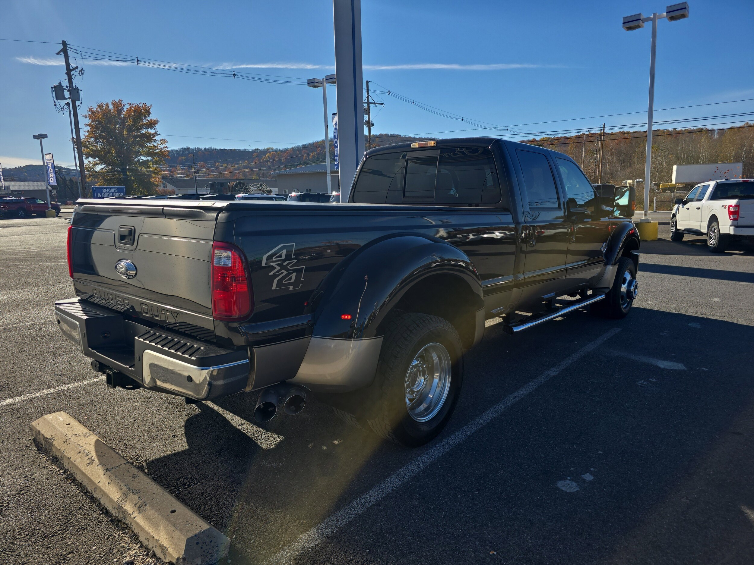 2014 Ford F-450 Lariat photo 3