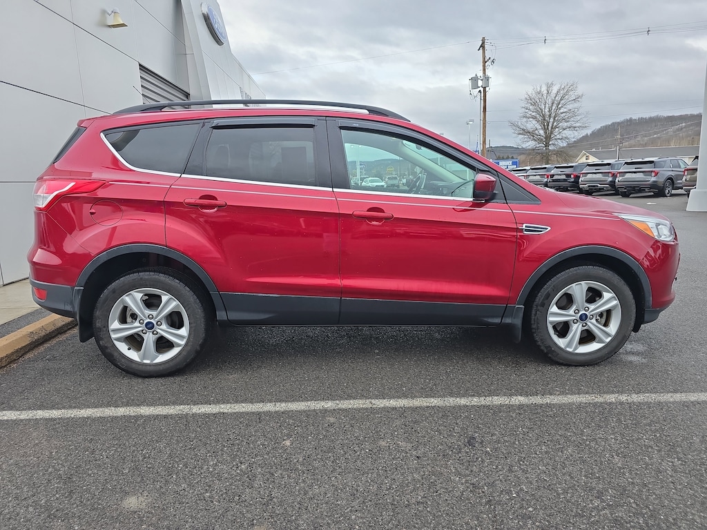 Used 2016 Ford Escape SE SUV