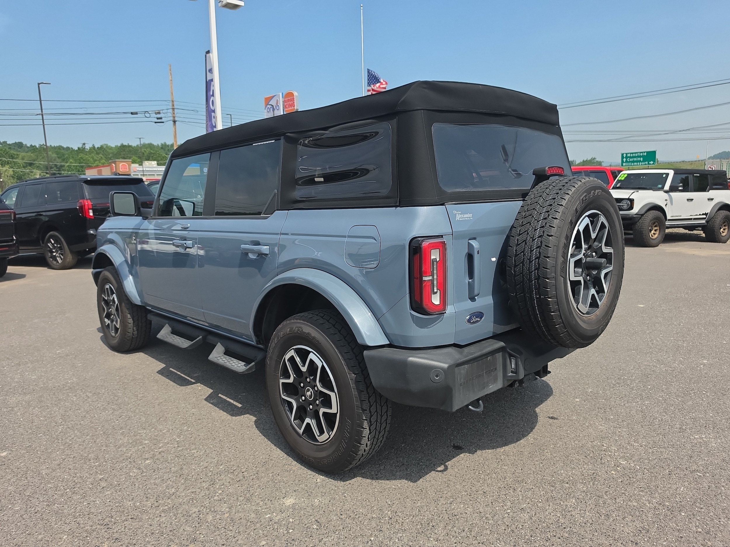 2023 Ford Bronco 4-Door Outer Banks - Photo 6