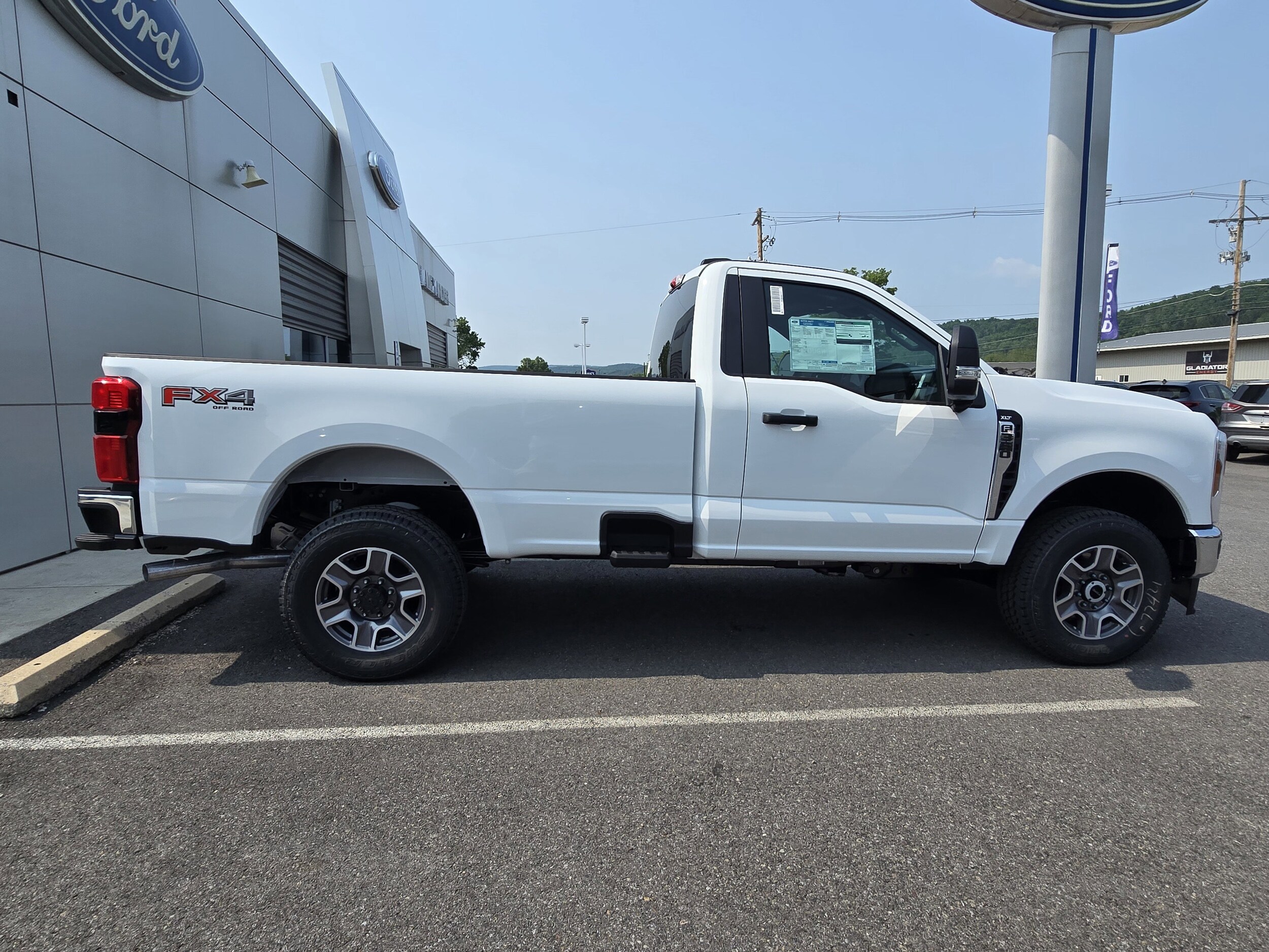2025 Ford F-350 XLT photo 2