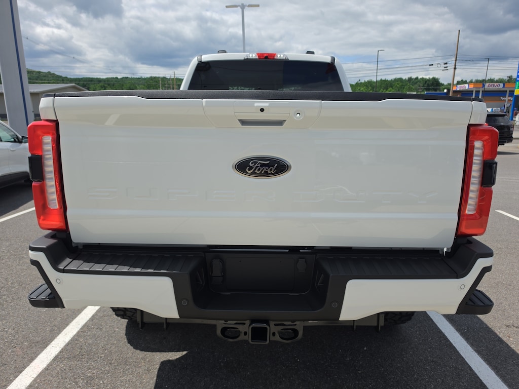 New 2026 Ford Super Duty F-250 LARIAT Truck Crew Cab