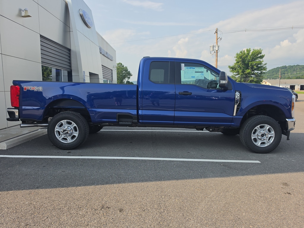New 2026 Ford Super Duty F-350 XLT Truck Super Cab