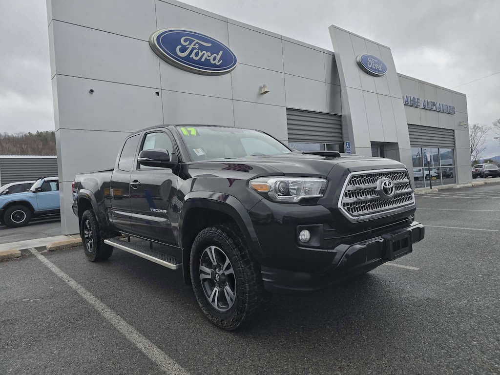 Used 2017 Toyota Tacoma TRD Sport Truck Access Cab