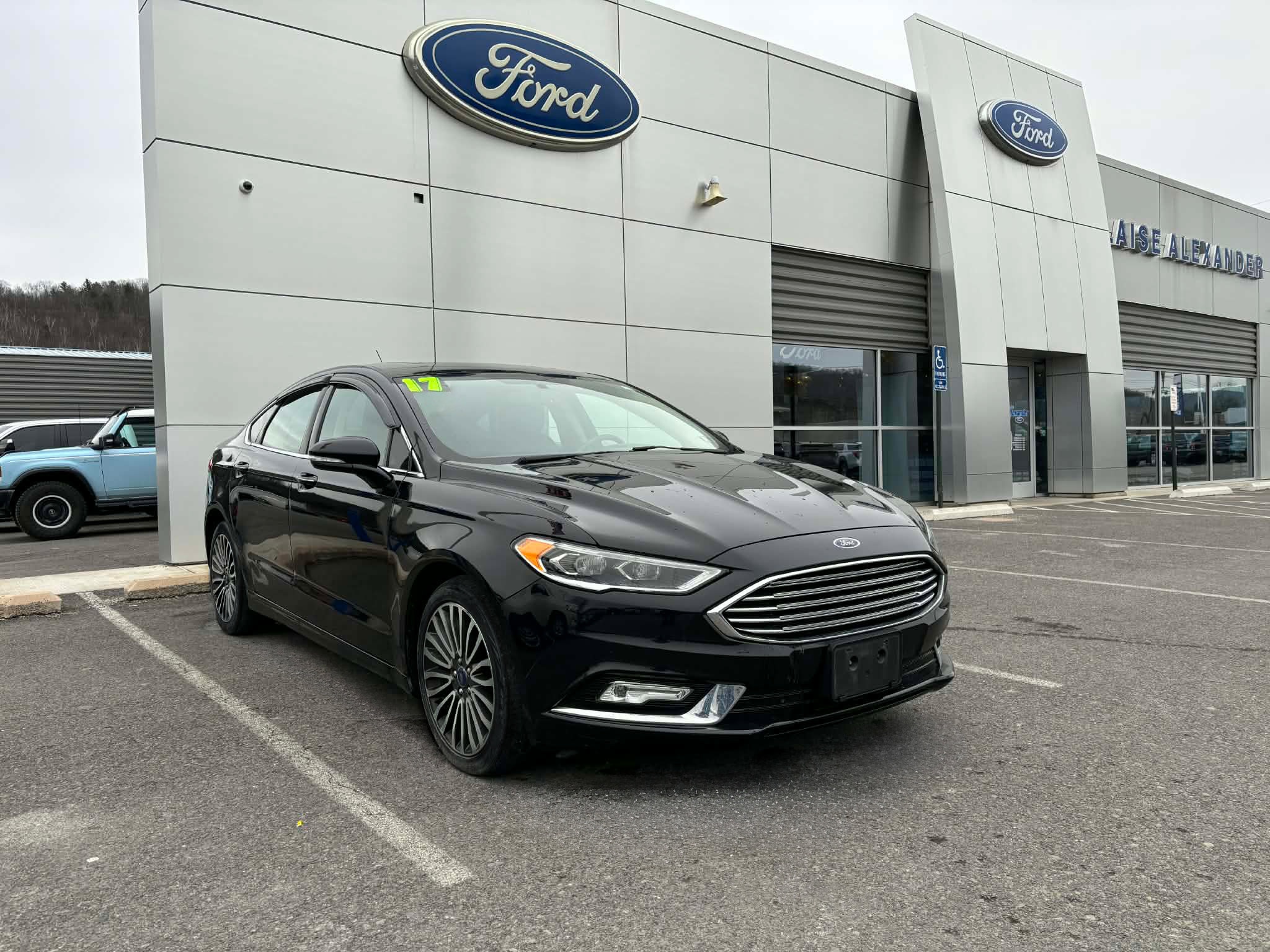 2017 Ford Fusion SE's photo