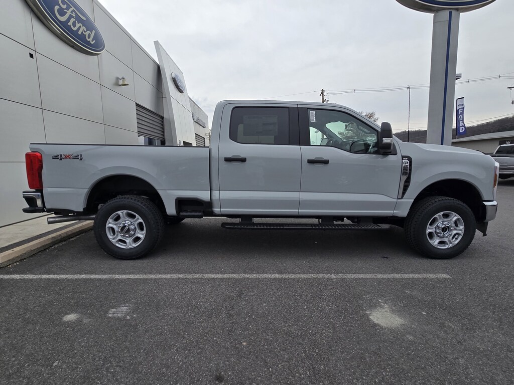 New 2026 Ford Super Duty F-250 XLT Truck Crew Cab