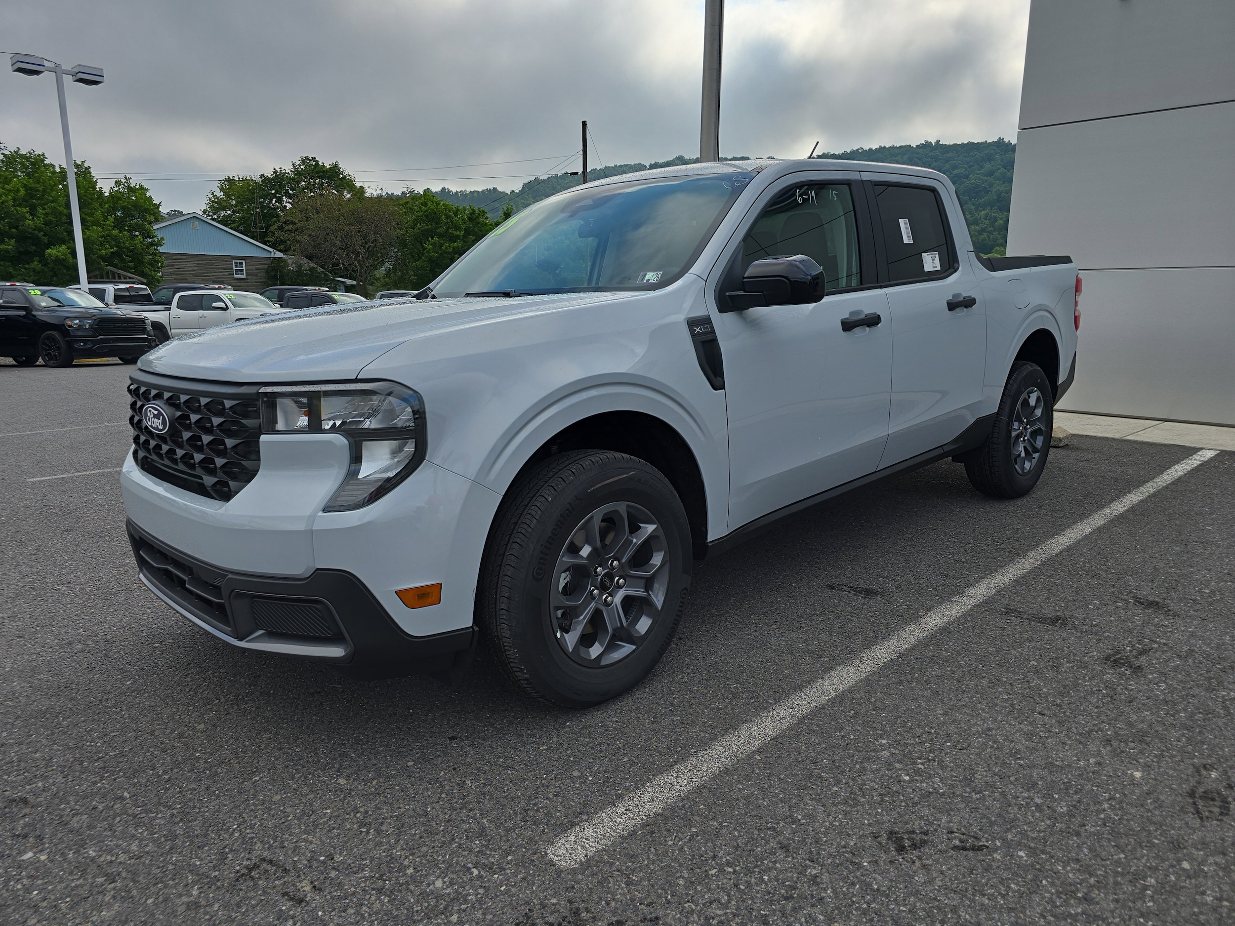 2025 Ford Maverick XLT - Photo 8