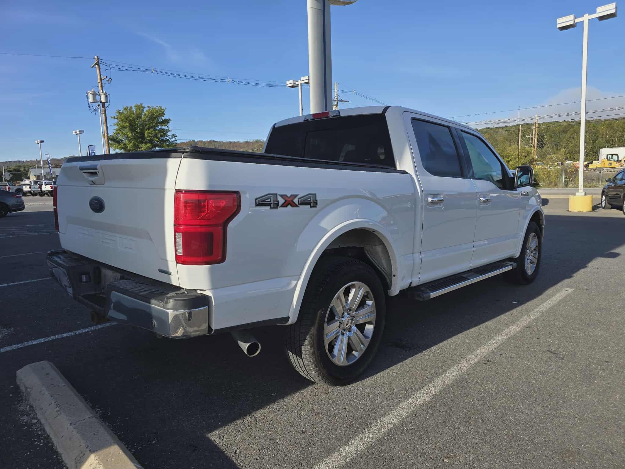 2020 Ford F-150 Lariat photo 2